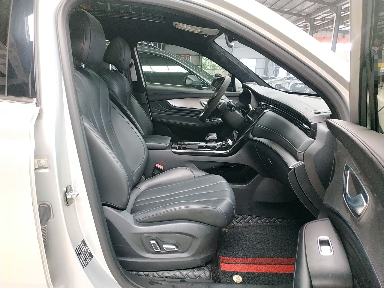 荣威RX5 MAX 2019款 400TGI 自动智能座舱旗舰版