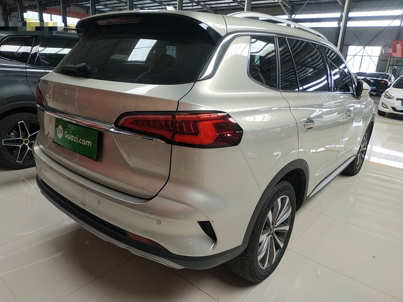 荣威RX5 MAX 2019款 400TGI 自动智能座舱旗舰版