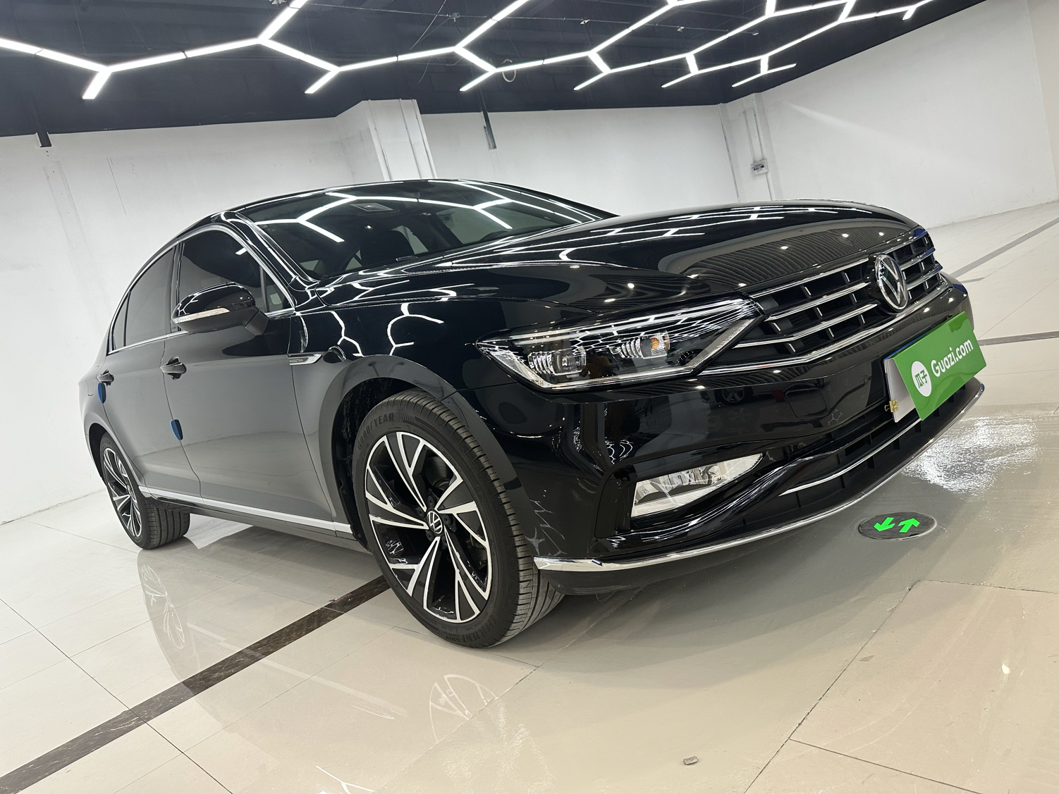 大众 迈腾 2021款 330TSI DSG 30周年纪念版