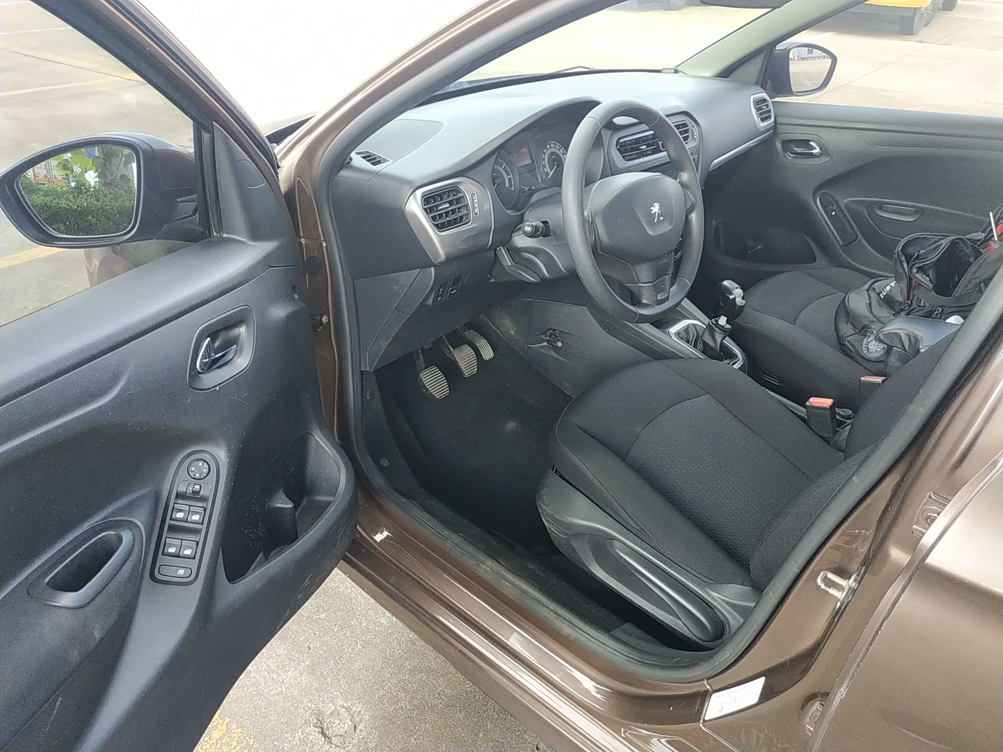 标致301 2014款 1.6L 手动舒适版