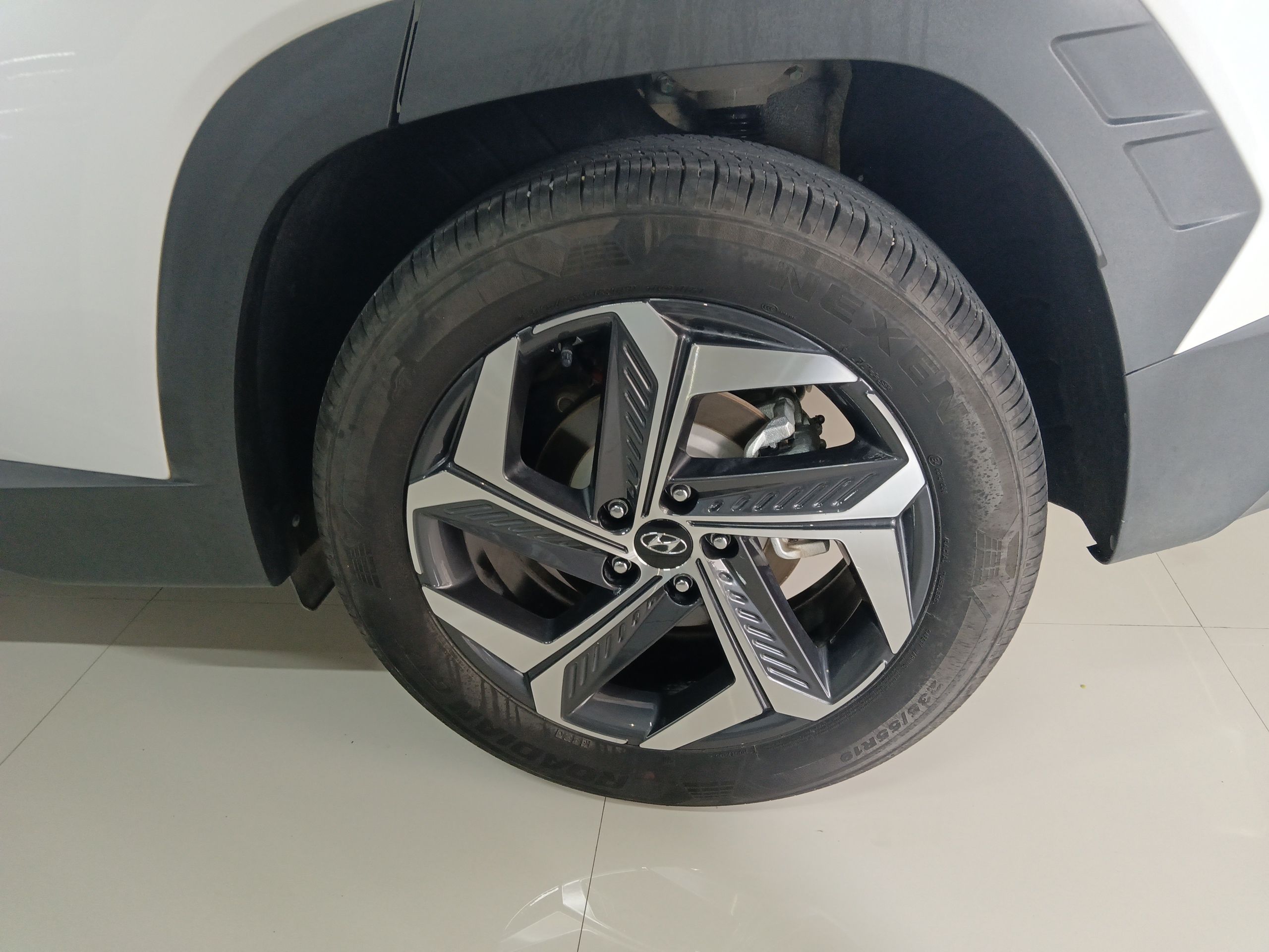 现代 2021款 途胜L 1.5T DCT LUX尊贵版