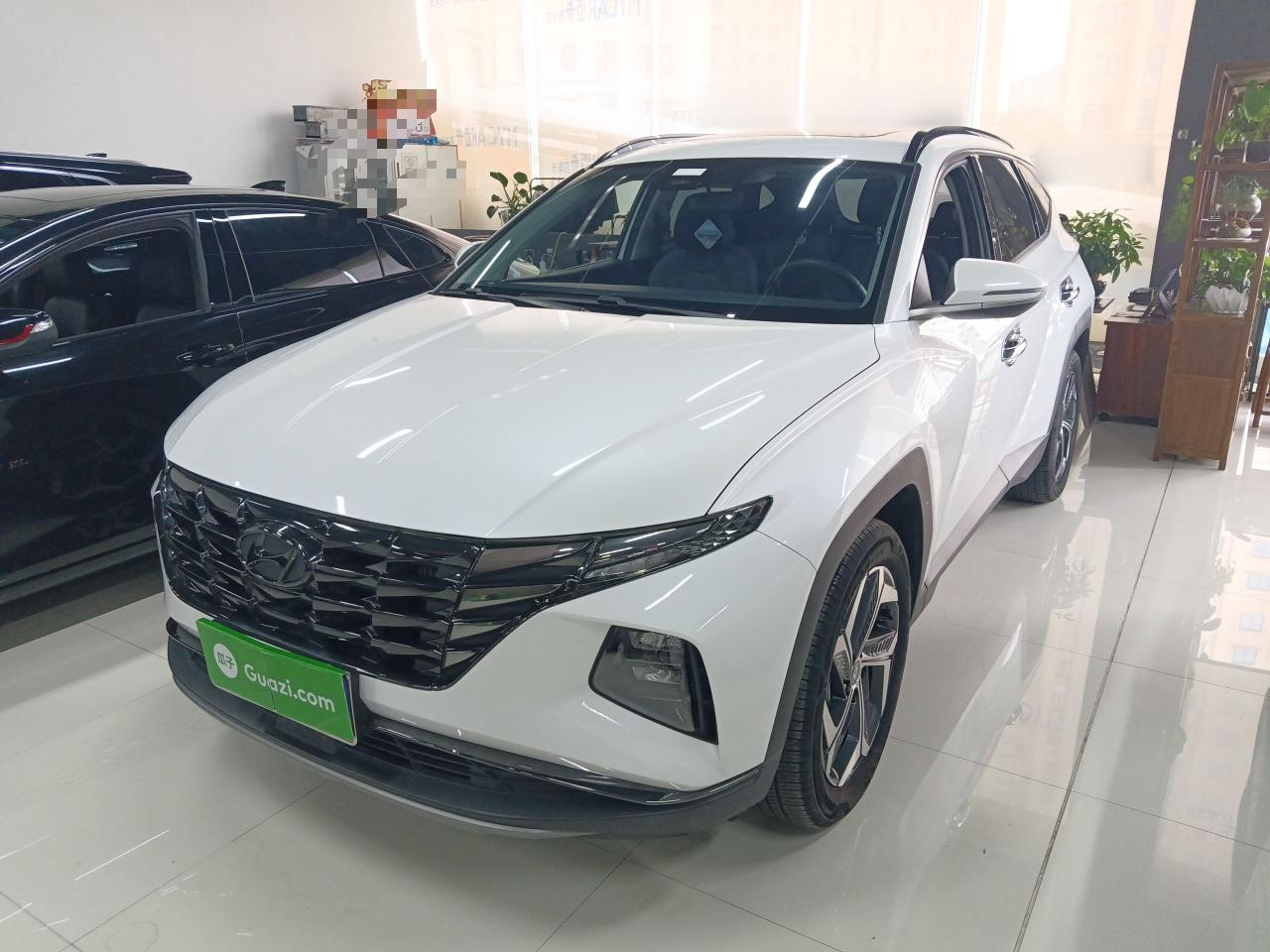 现代 2021款 途胜L 1.5T DCT LUX尊贵版