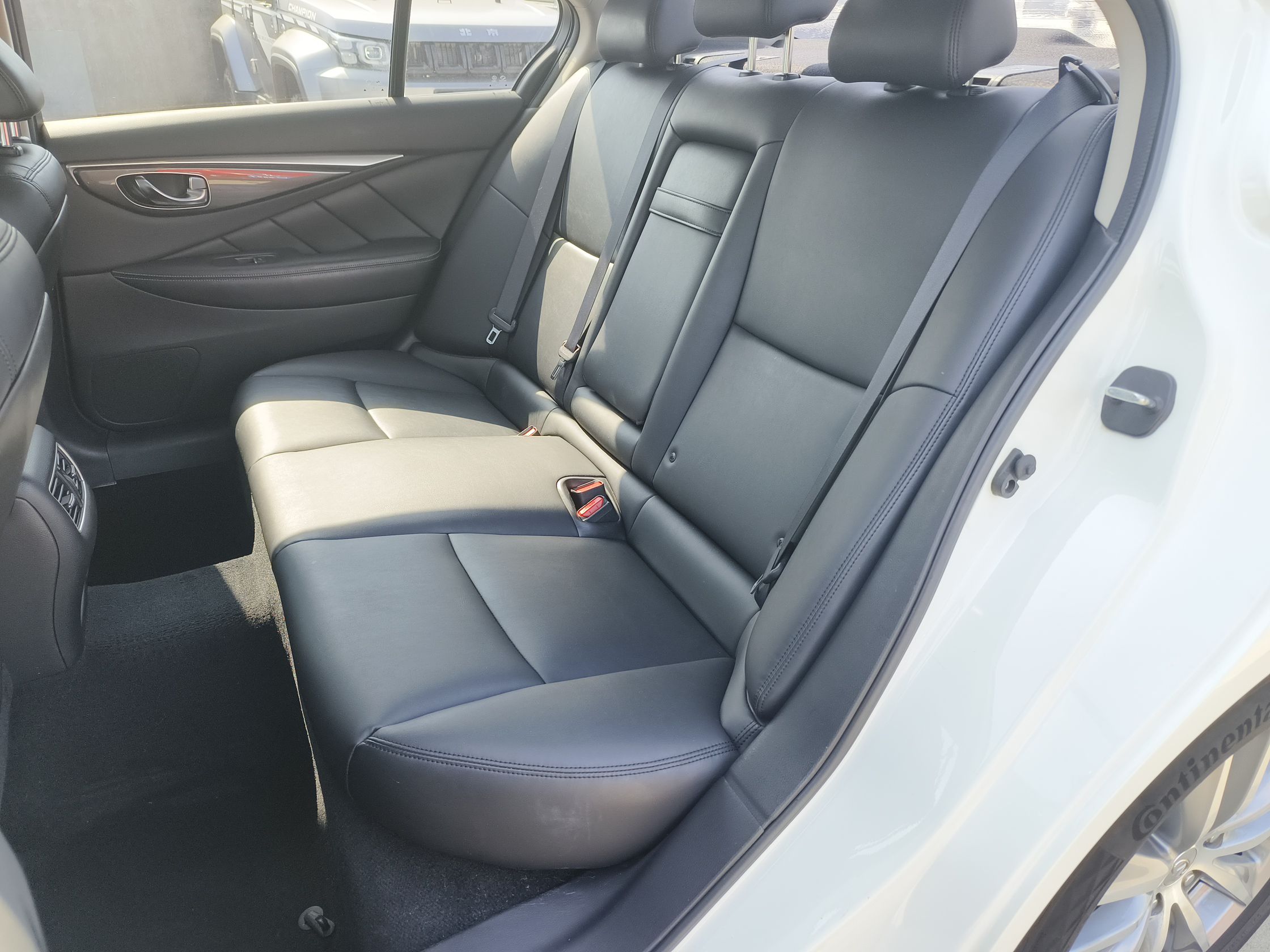 英菲尼迪Q50L 2016款 2.0T 舒适版