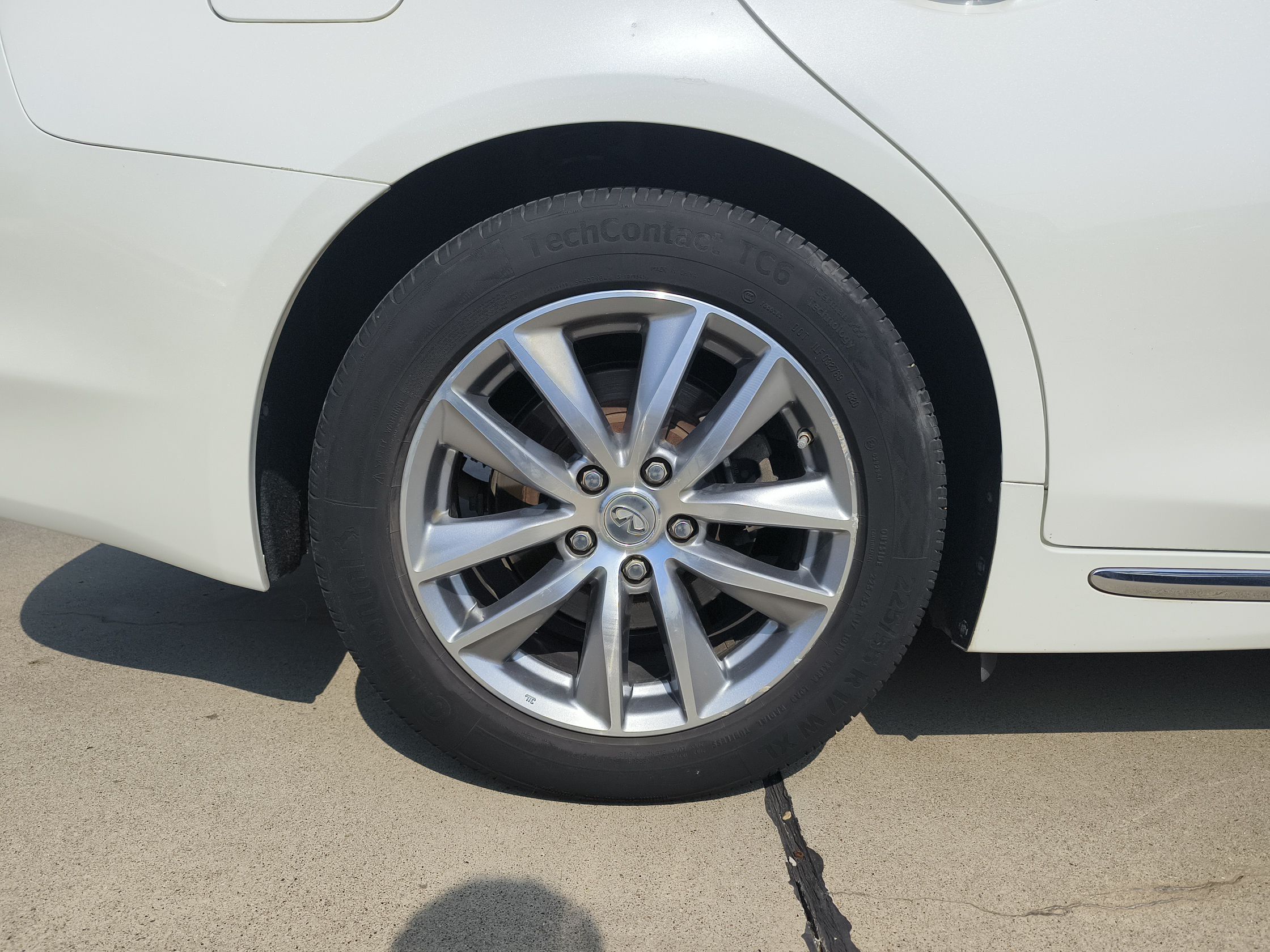 英菲尼迪Q50L 2016款 2.0T 舒适版