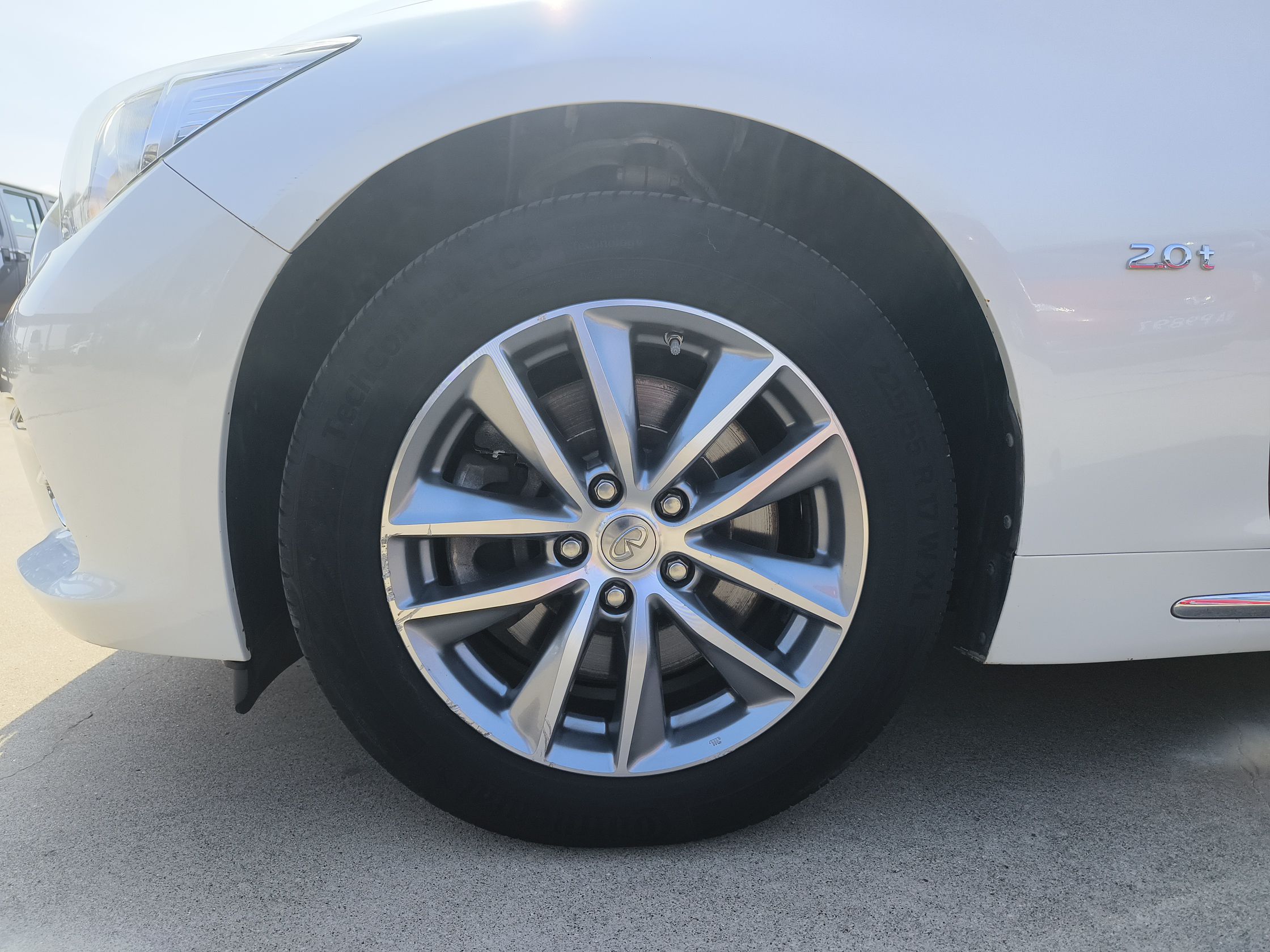 英菲尼迪Q50L 2016款 2.0T 舒适版