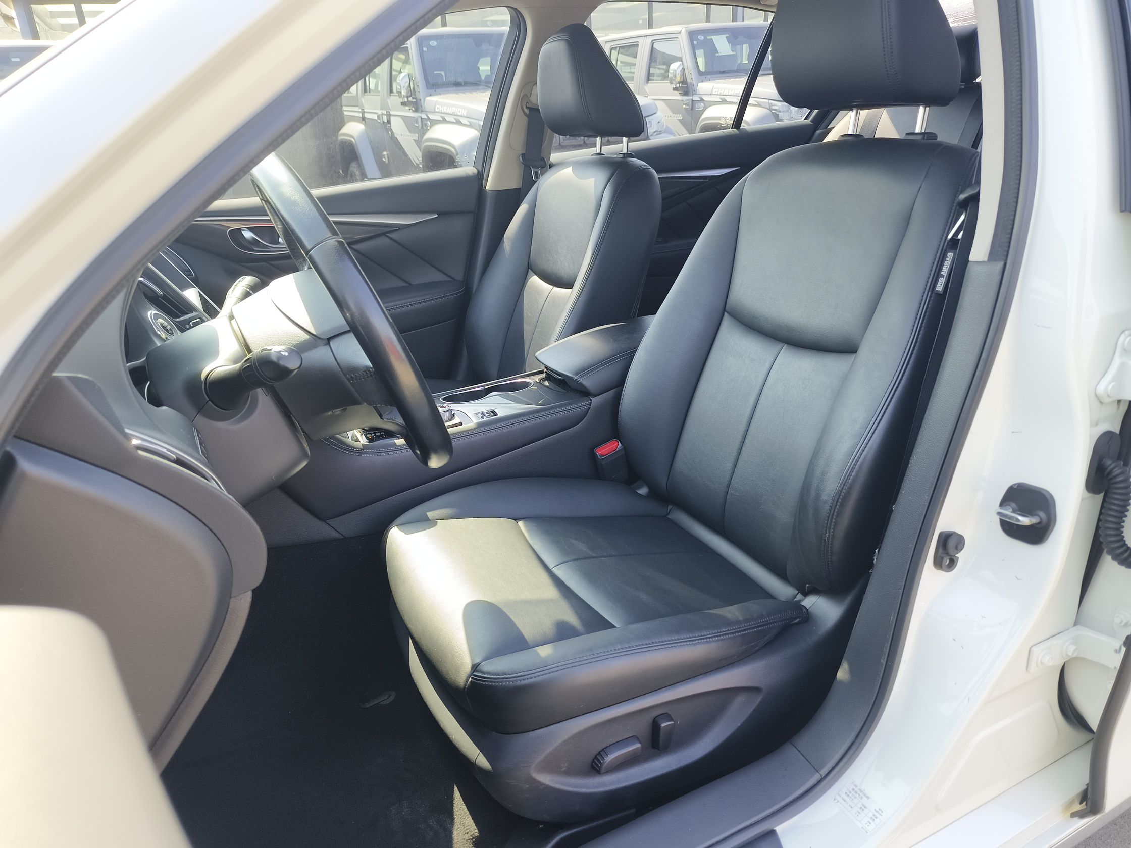 英菲尼迪Q50L 2016款 2.0T 舒适版