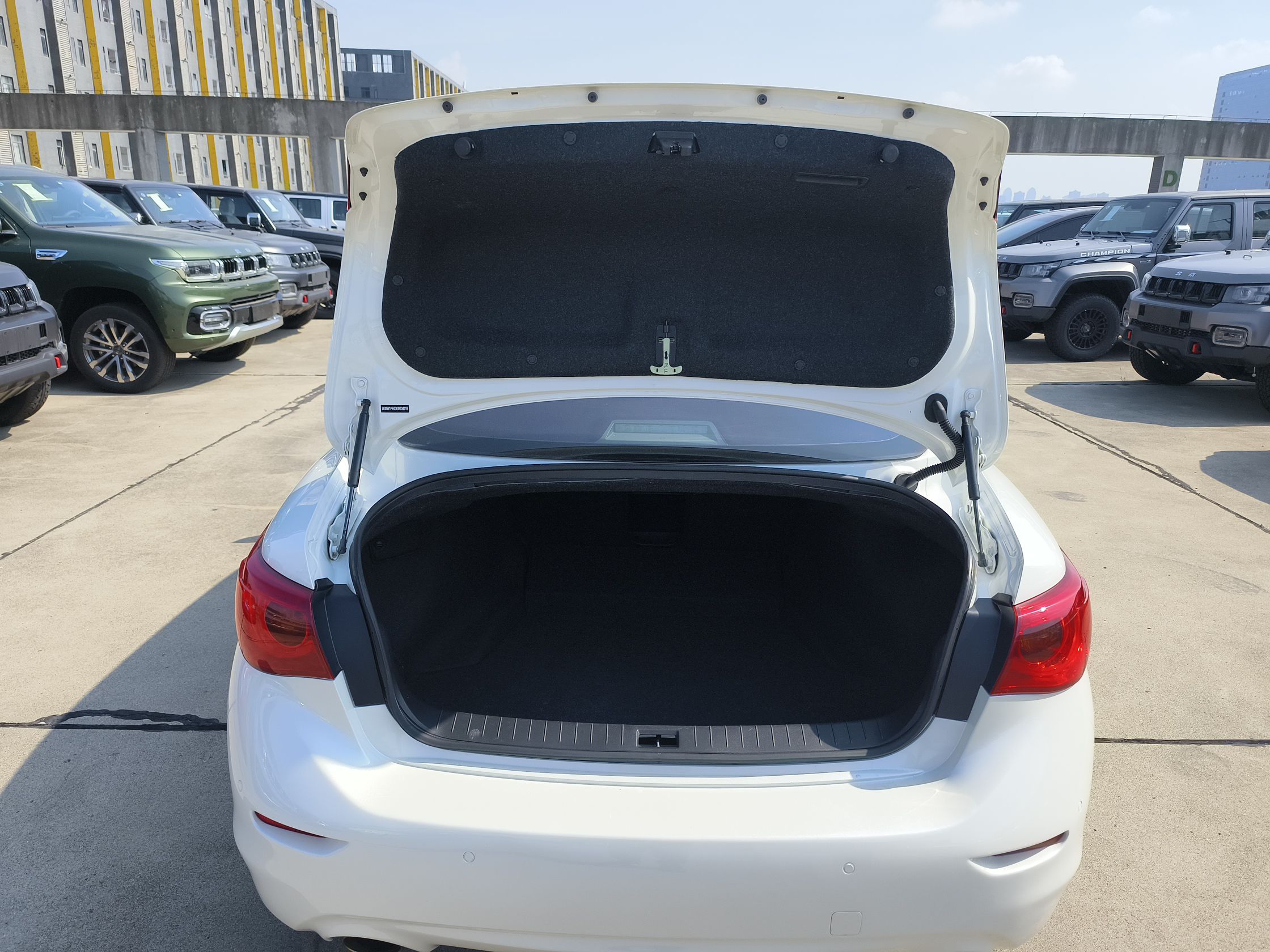 英菲尼迪Q50L 2016款 2.0T 舒适版