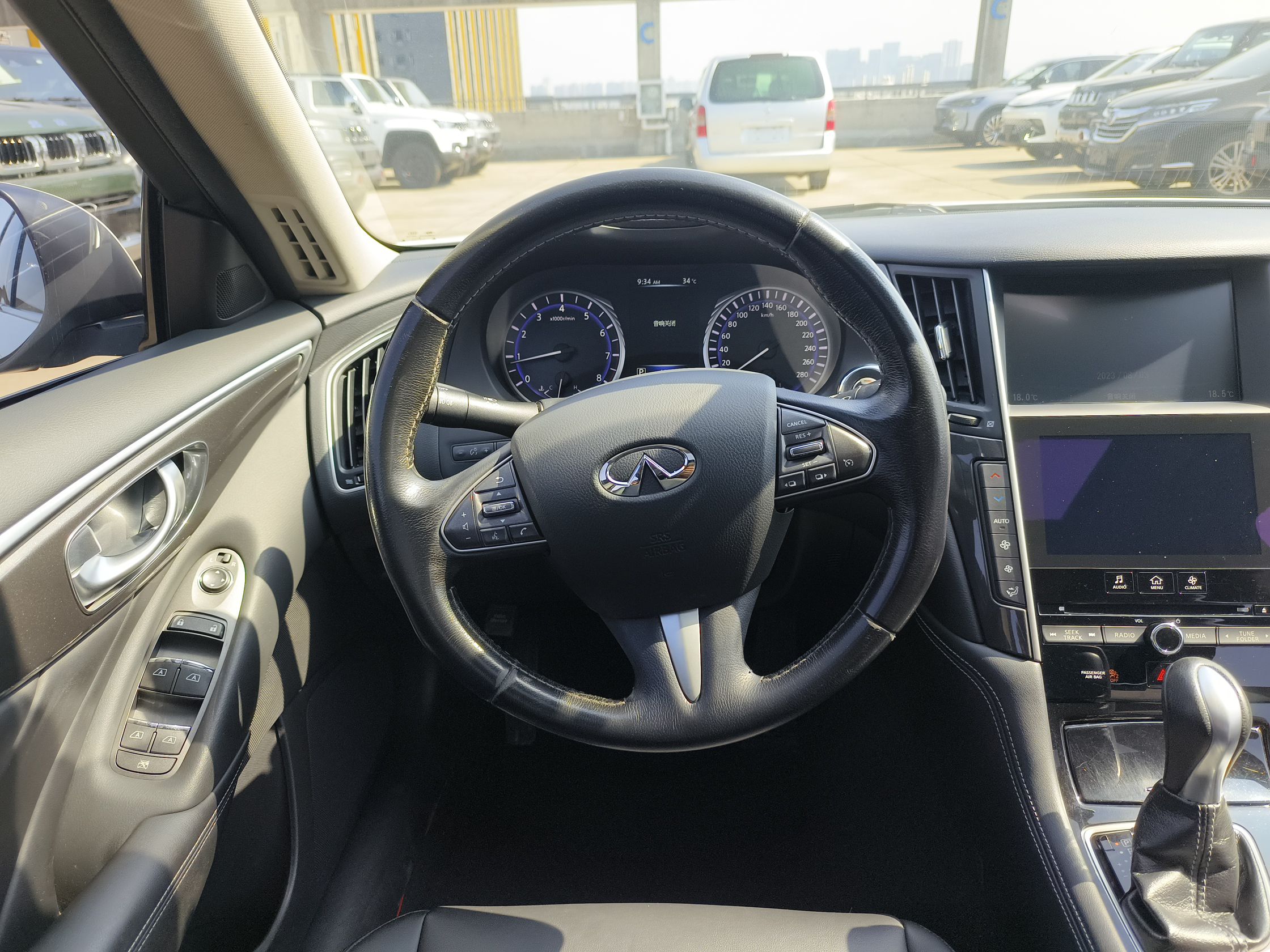 英菲尼迪Q50L 2016款 2.0T 舒适版