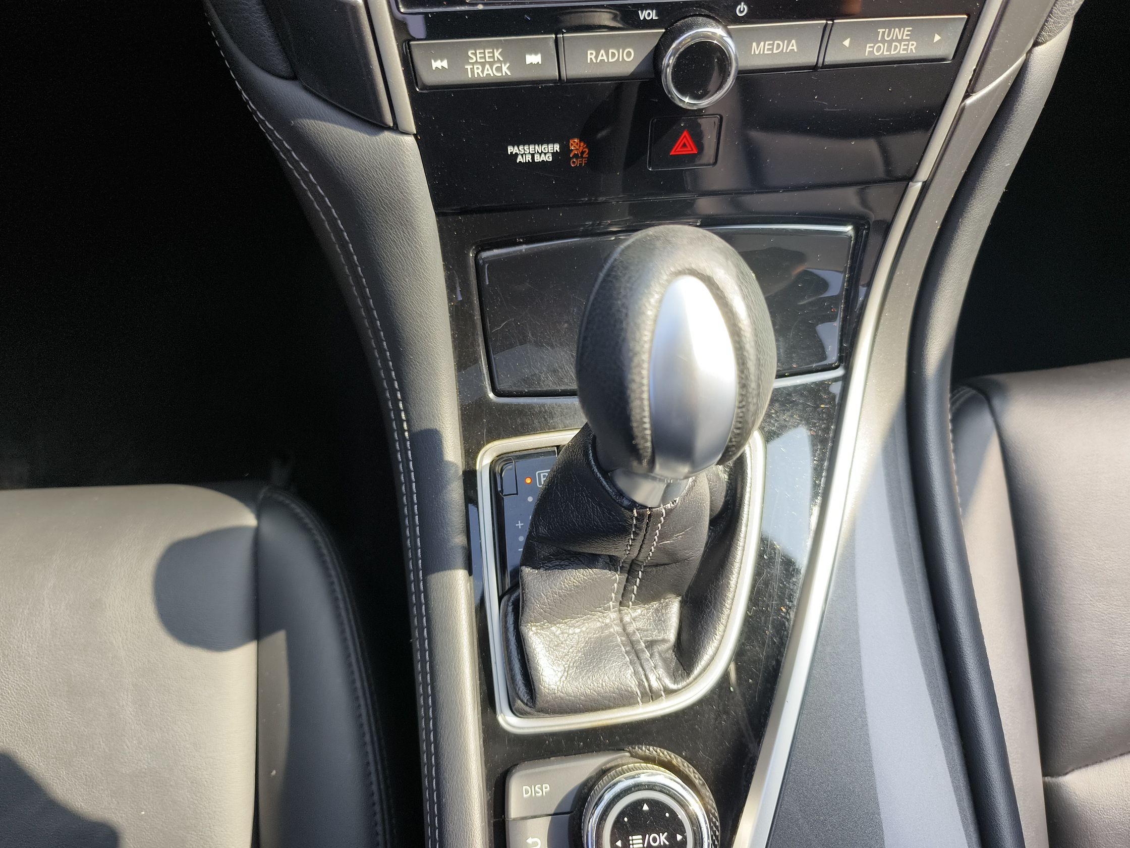 英菲尼迪Q50L 2016款 2.0T 舒适版