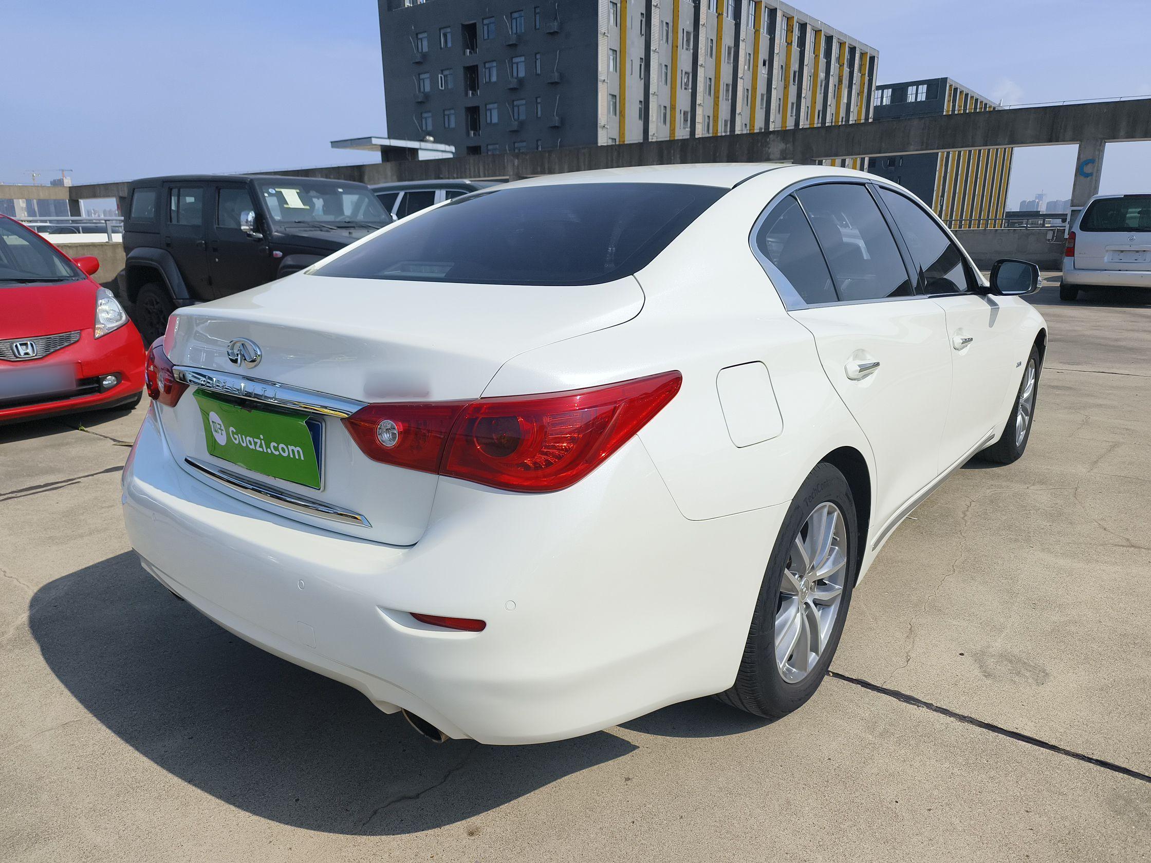 英菲尼迪Q50L 2016款 2.0T 舒适版