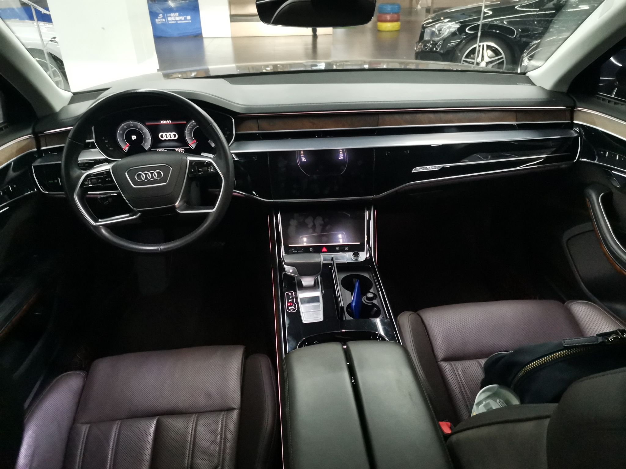 奥迪A8 2019款 Plus A8L 55 TFSI quattro 豪华型(进口)