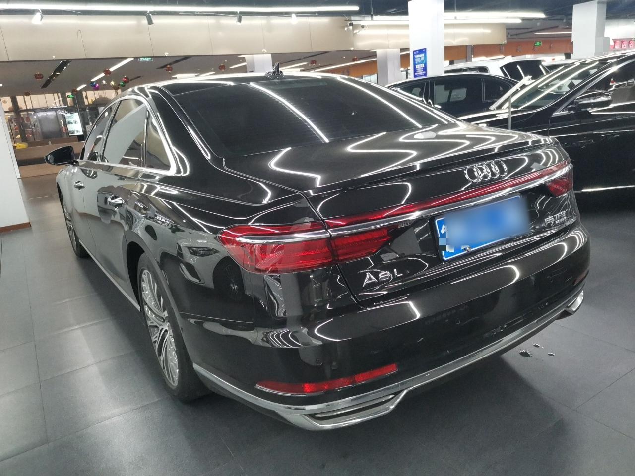 奥迪A8 2019款 Plus A8L 55 TFSI quattro 豪华型(进口)