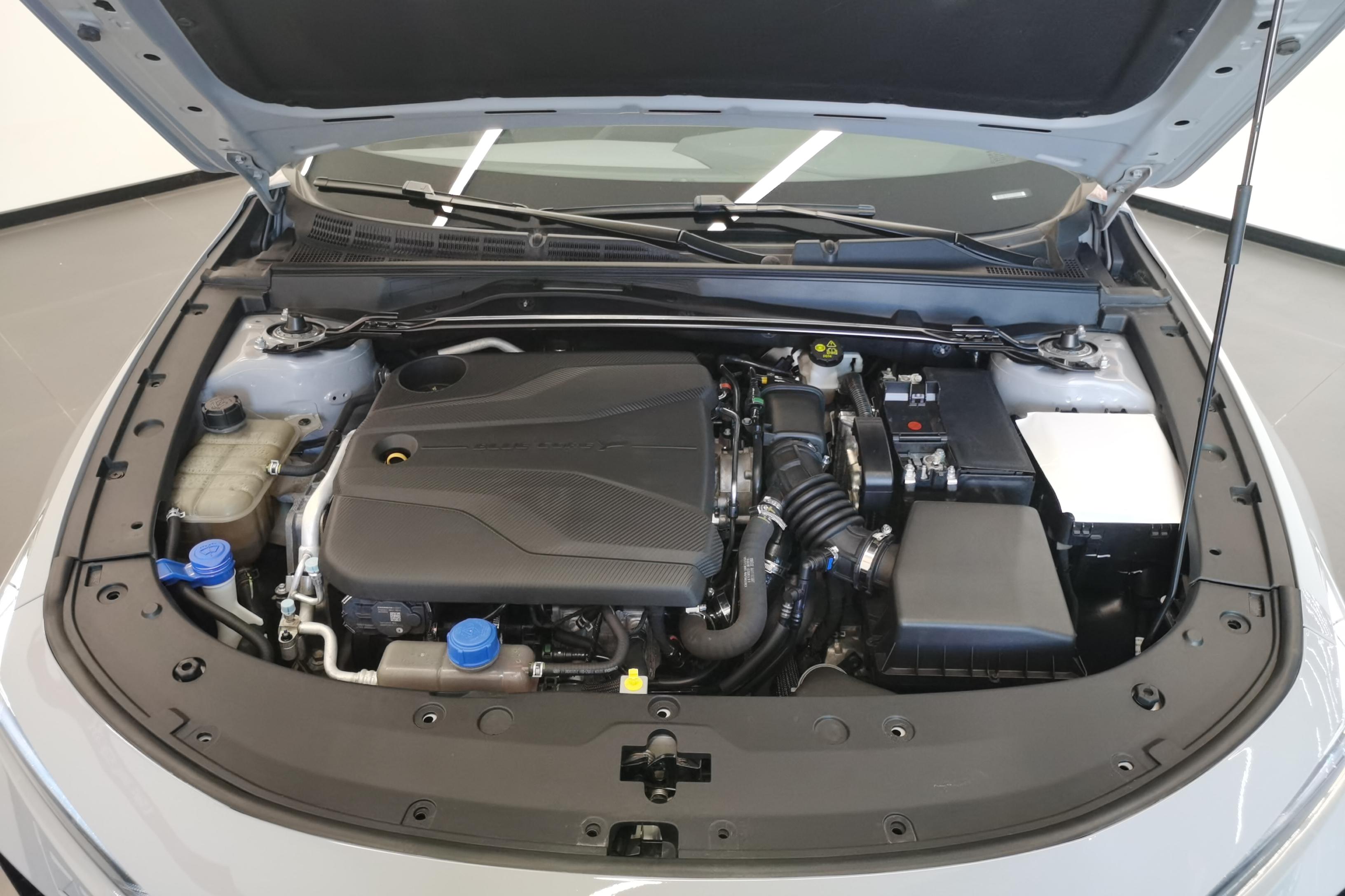 长安UNI-V 2022款 1.5T 智慧领航型