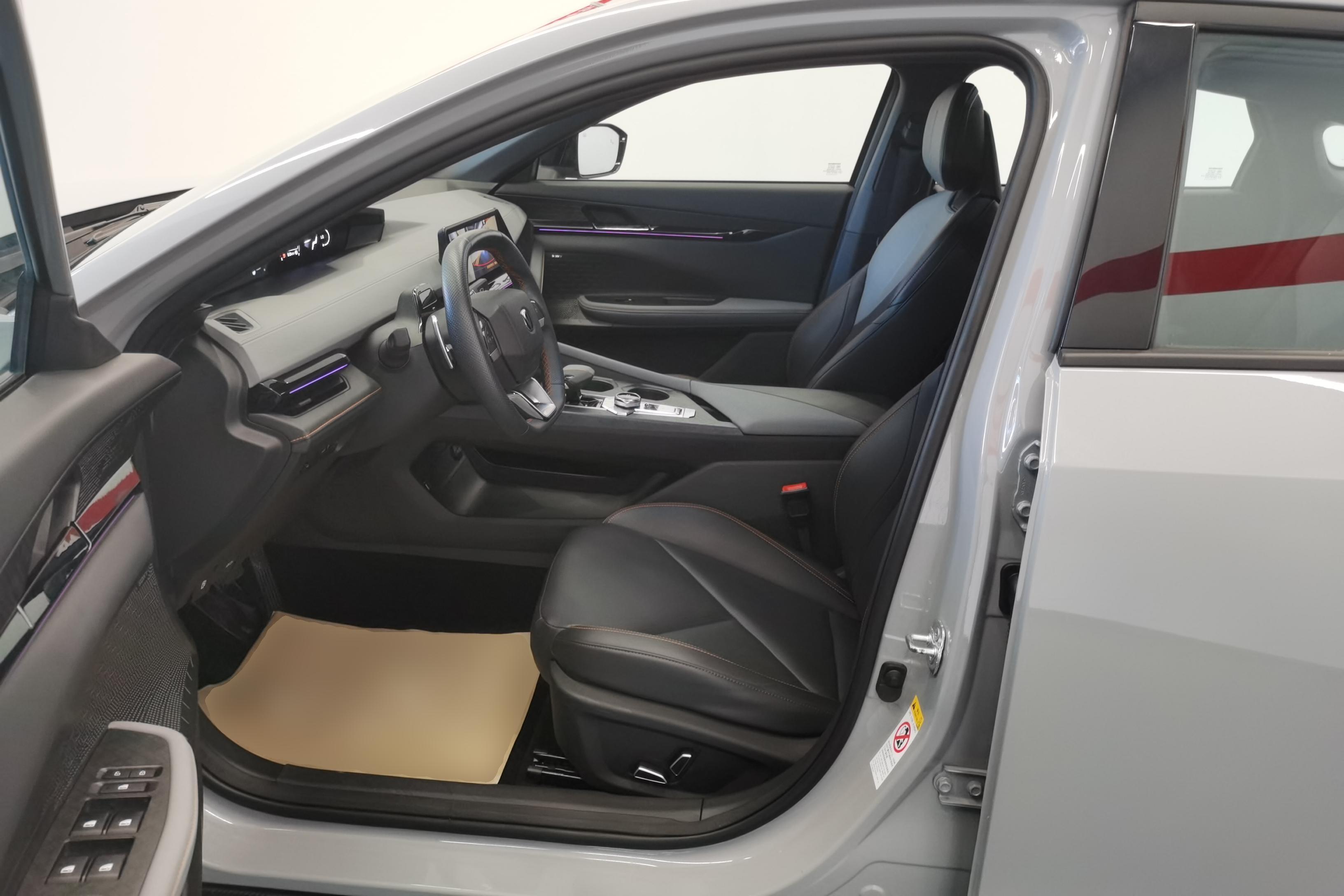 长安UNI-V 2022款 1.5T 智慧领航型