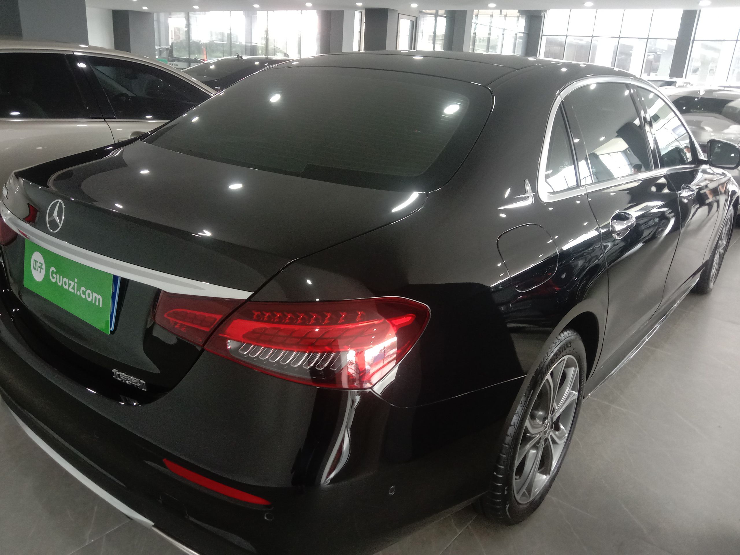 奔驰E级 2022款 改款三 E 300 L 运动豪华型