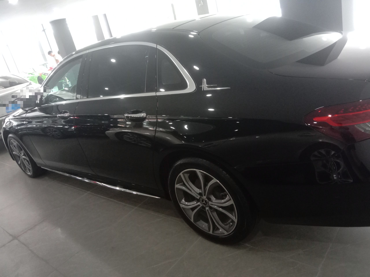 奔驰E级 2022款 改款三 E 300 L 运动豪华型