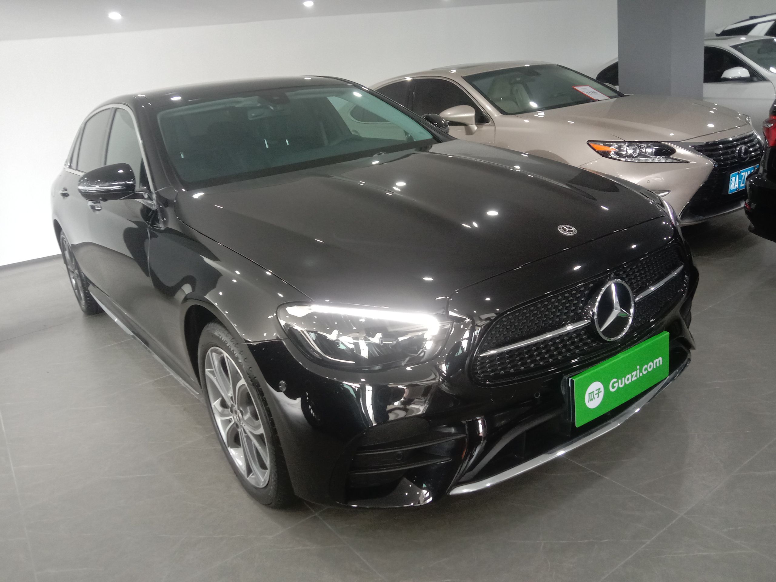 奔驰E级 2022款 改款三 E 300 L 运动豪华型