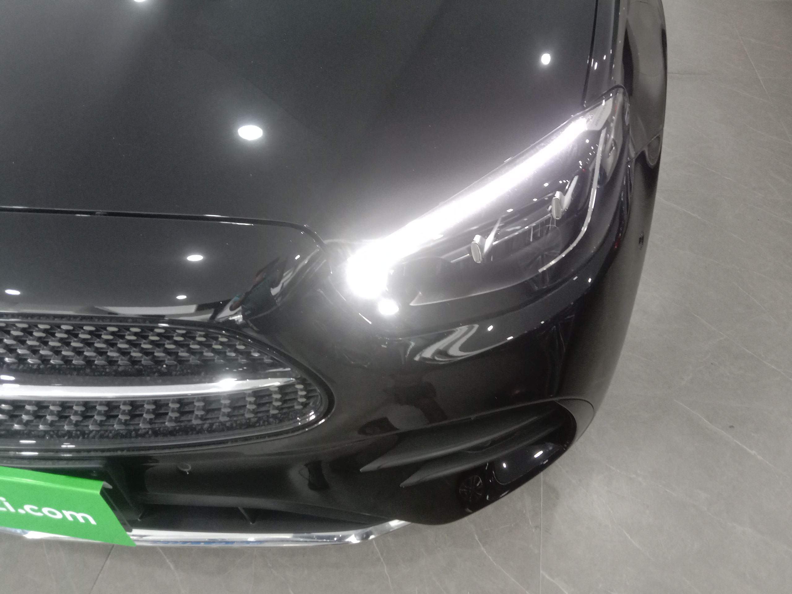 奔驰E级 2022款 改款三 E 300 L 运动豪华型