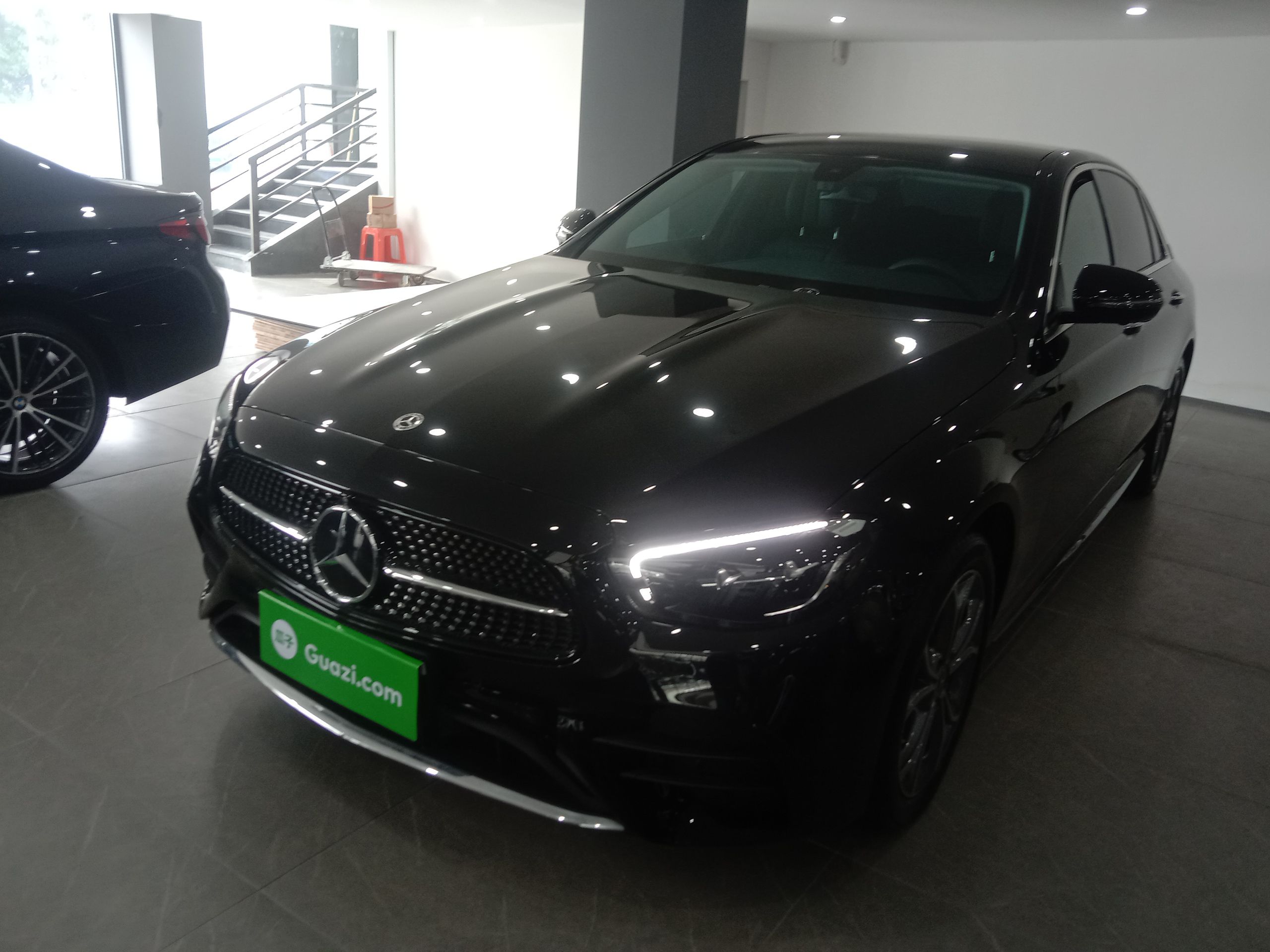 奔驰E级 2022款 改款三 E 300 L 运动豪华型