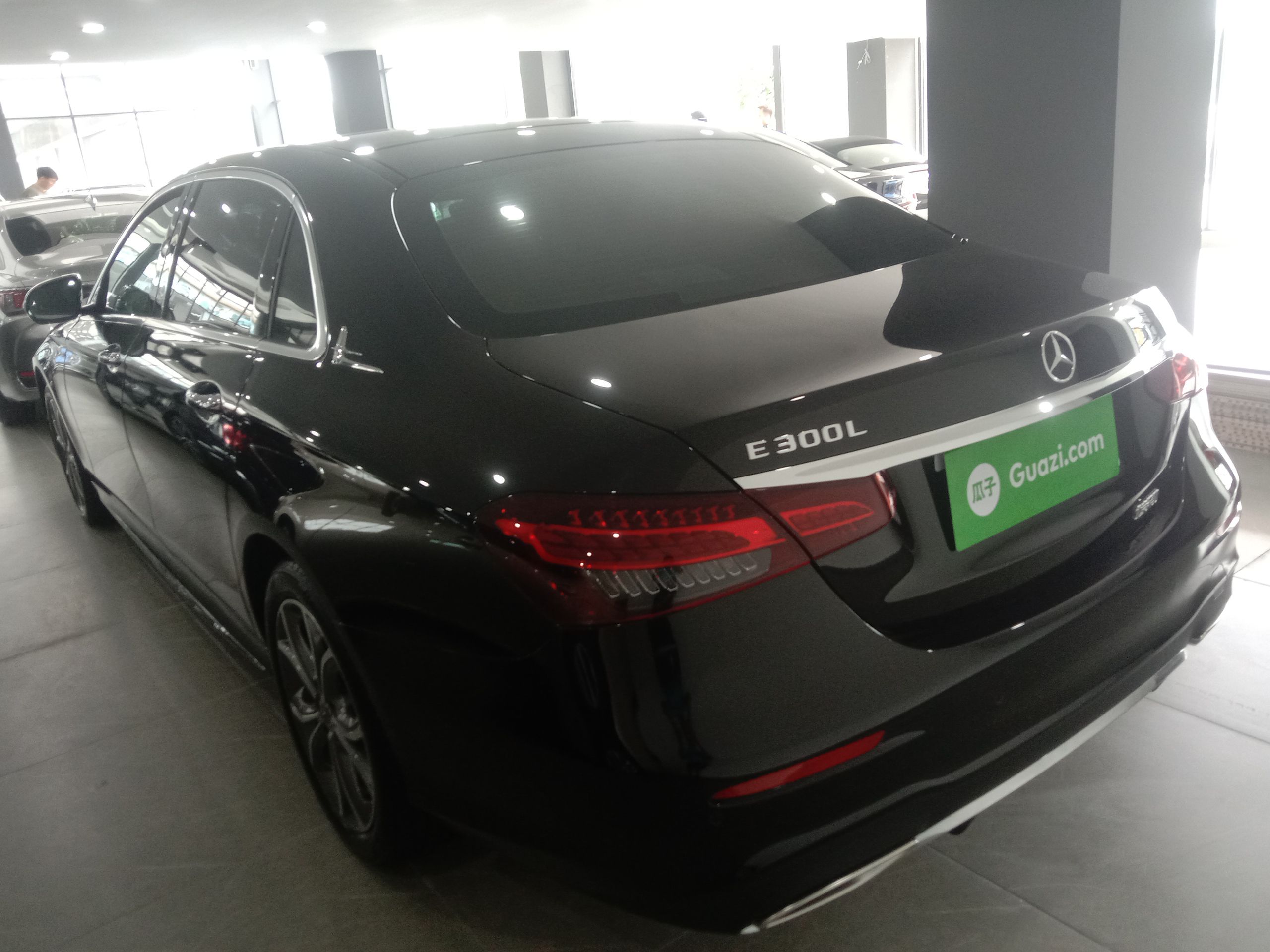 奔驰E级 2022款 改款三 E 300 L 运动豪华型