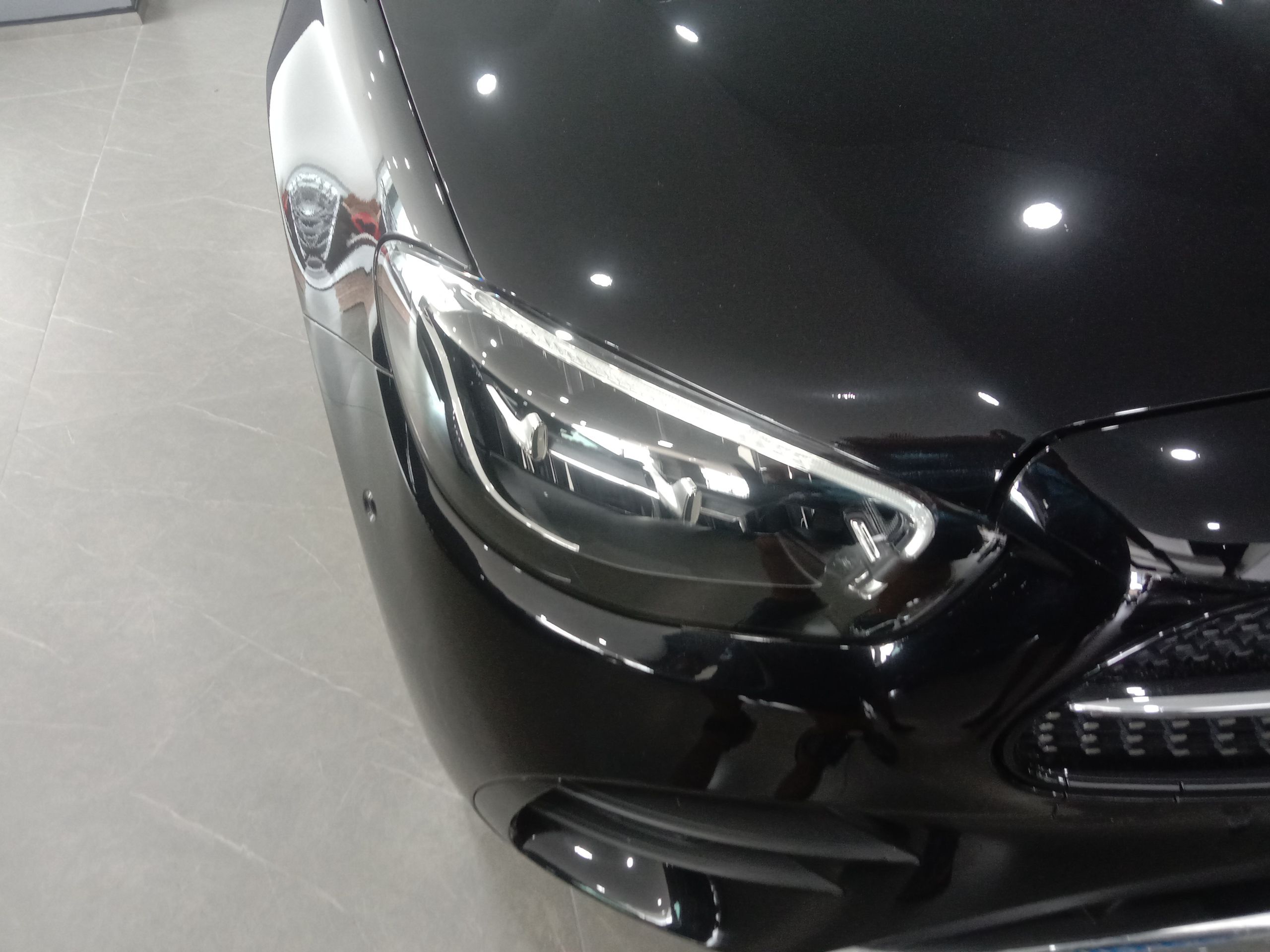 奔驰E级 2022款 改款三 E 300 L 运动豪华型