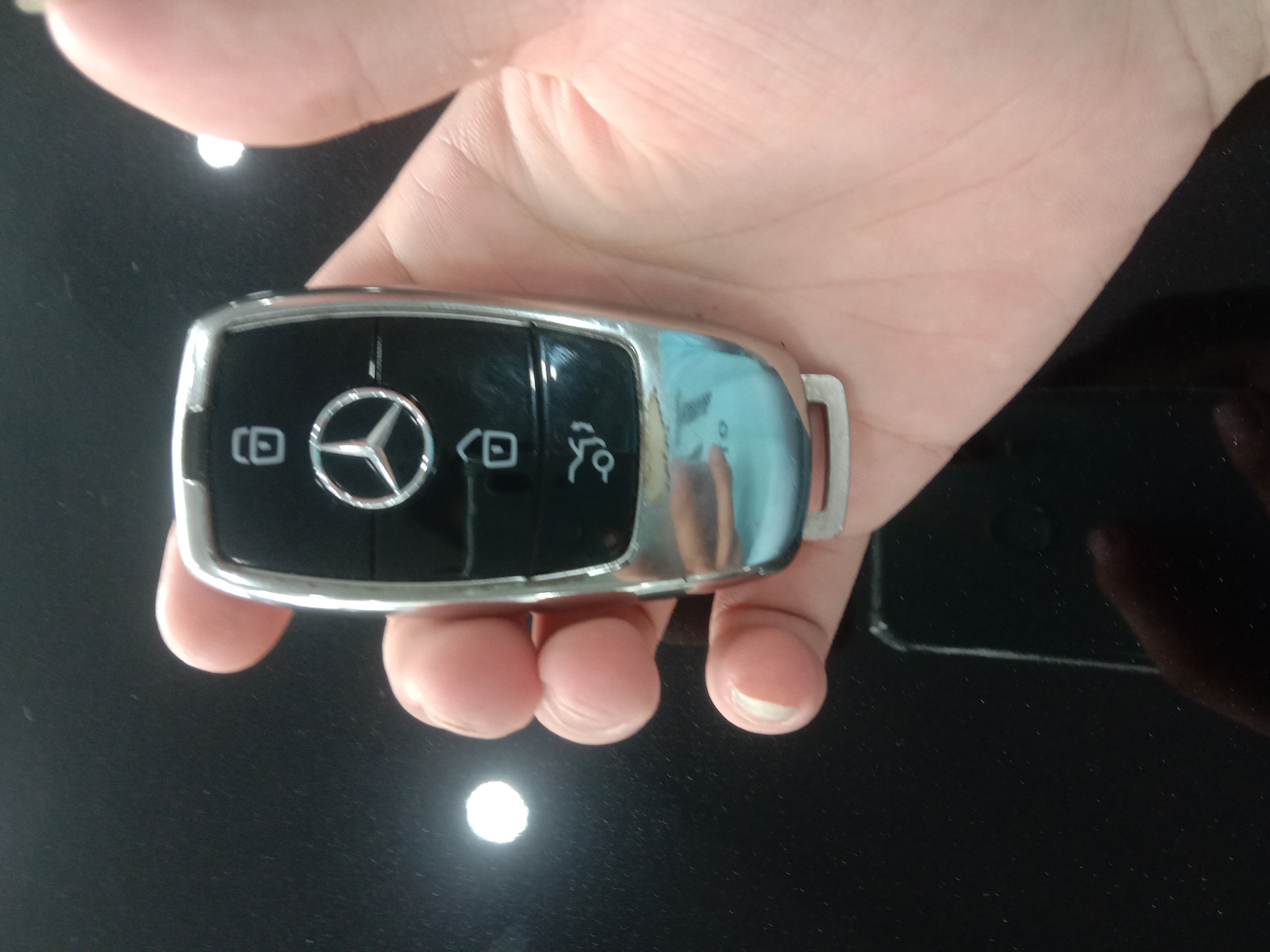 奔驰E级 2022款 改款三 E 300 L 运动豪华型