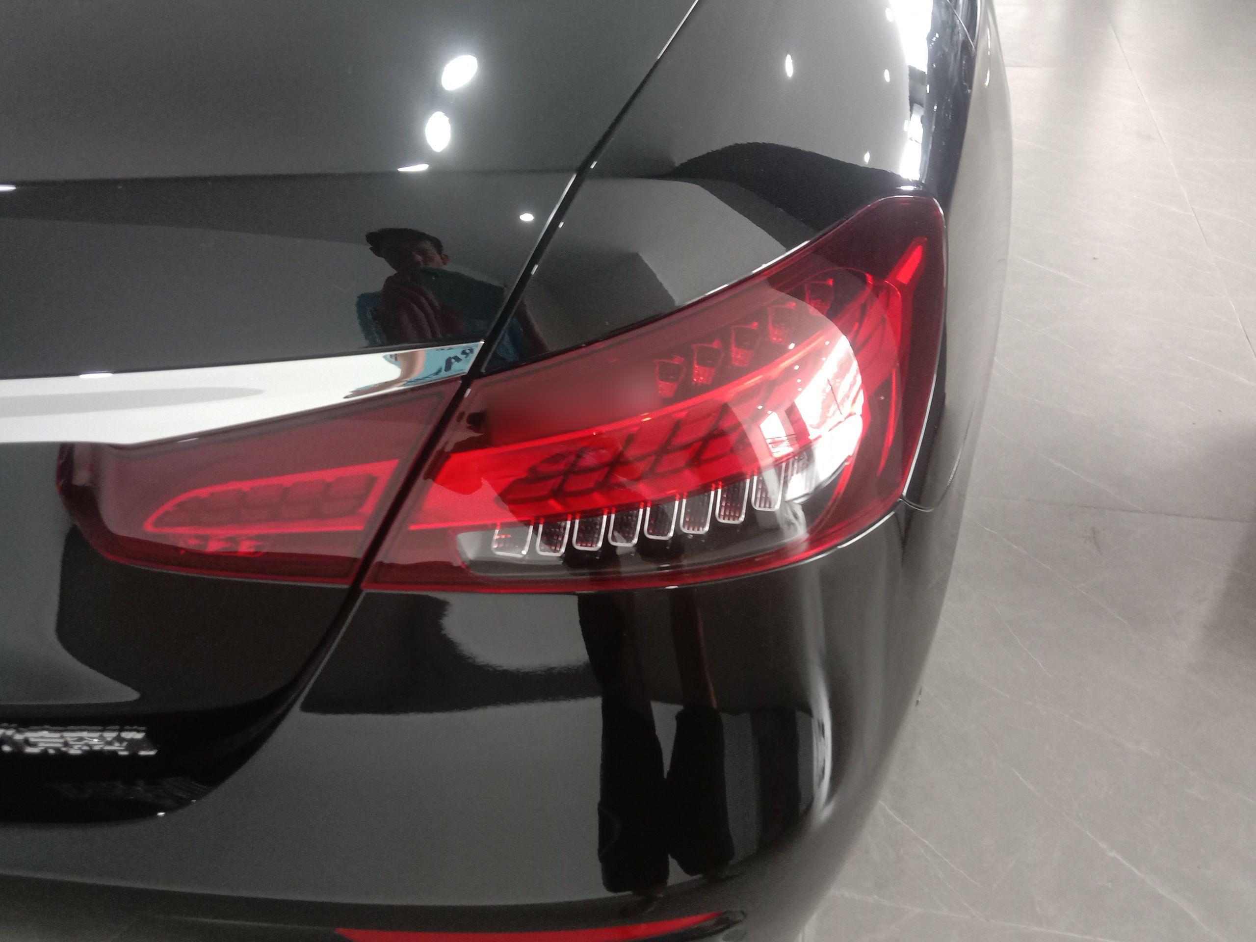 奔驰E级 2022款 改款三 E 300 L 运动豪华型