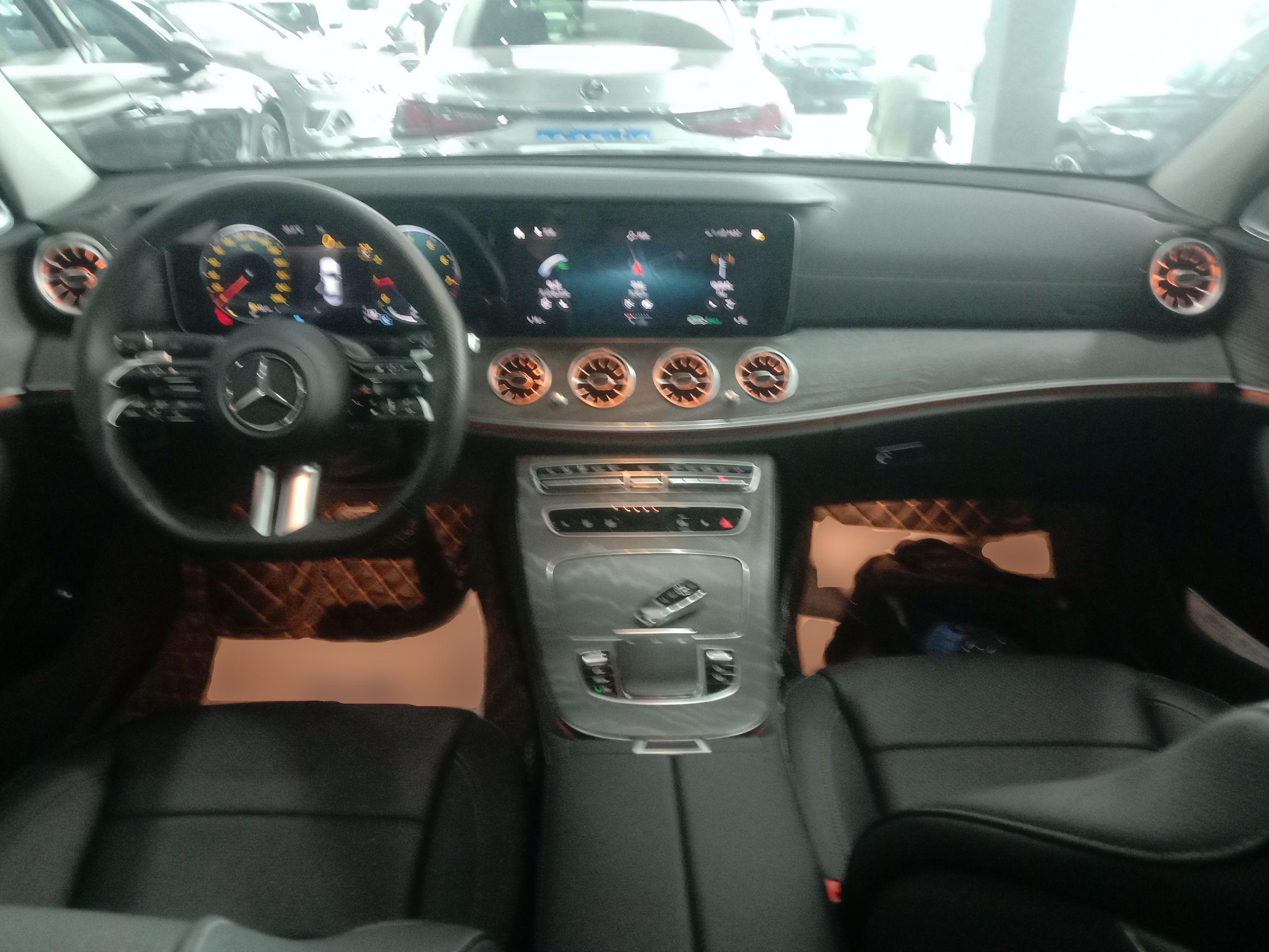 奔驰E级 2022款 改款三 E 300 L 运动豪华型