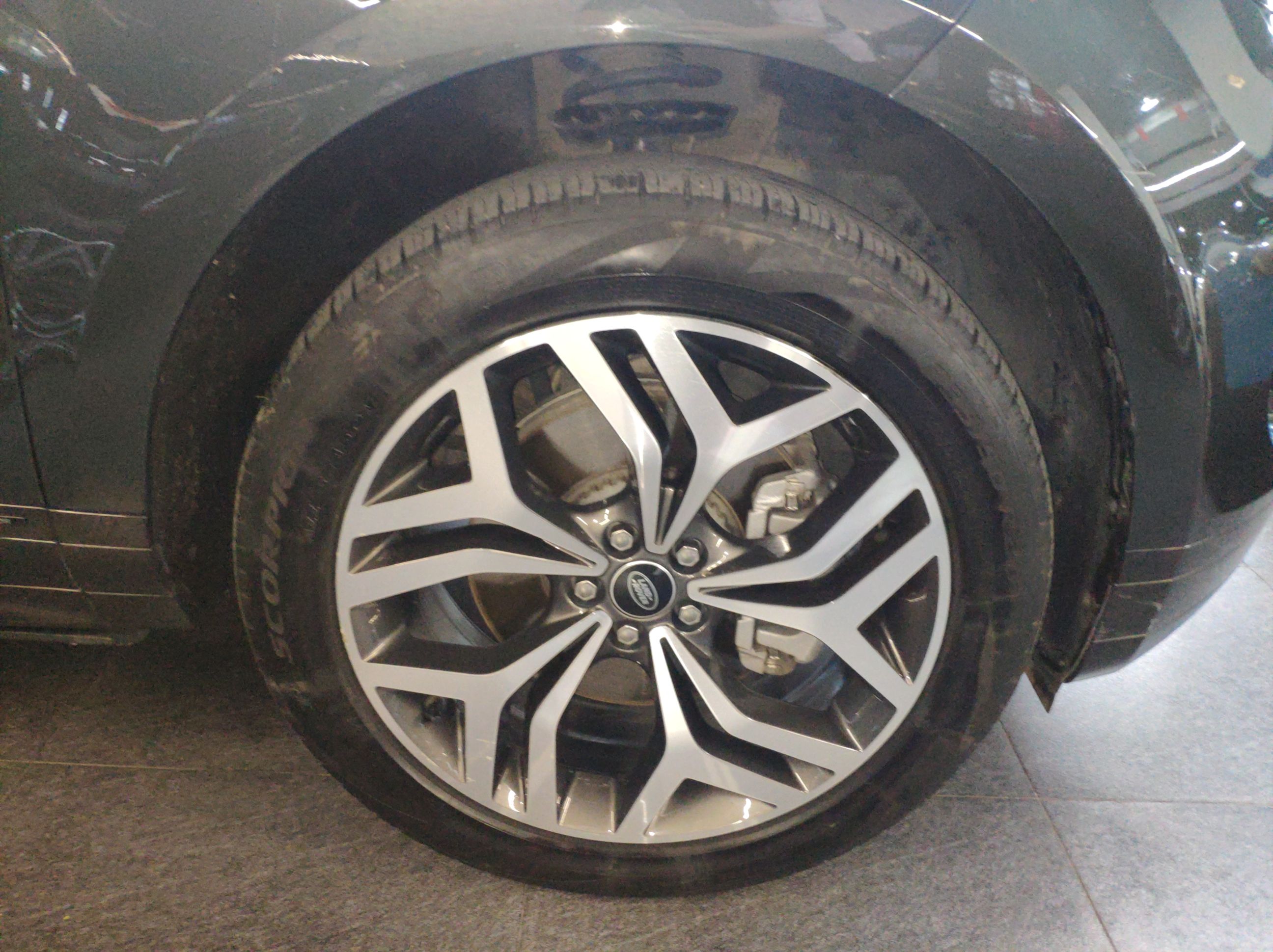 路虎 揽胜极光 2021款 极光L 249PS R-Dynamic First edition 首发版