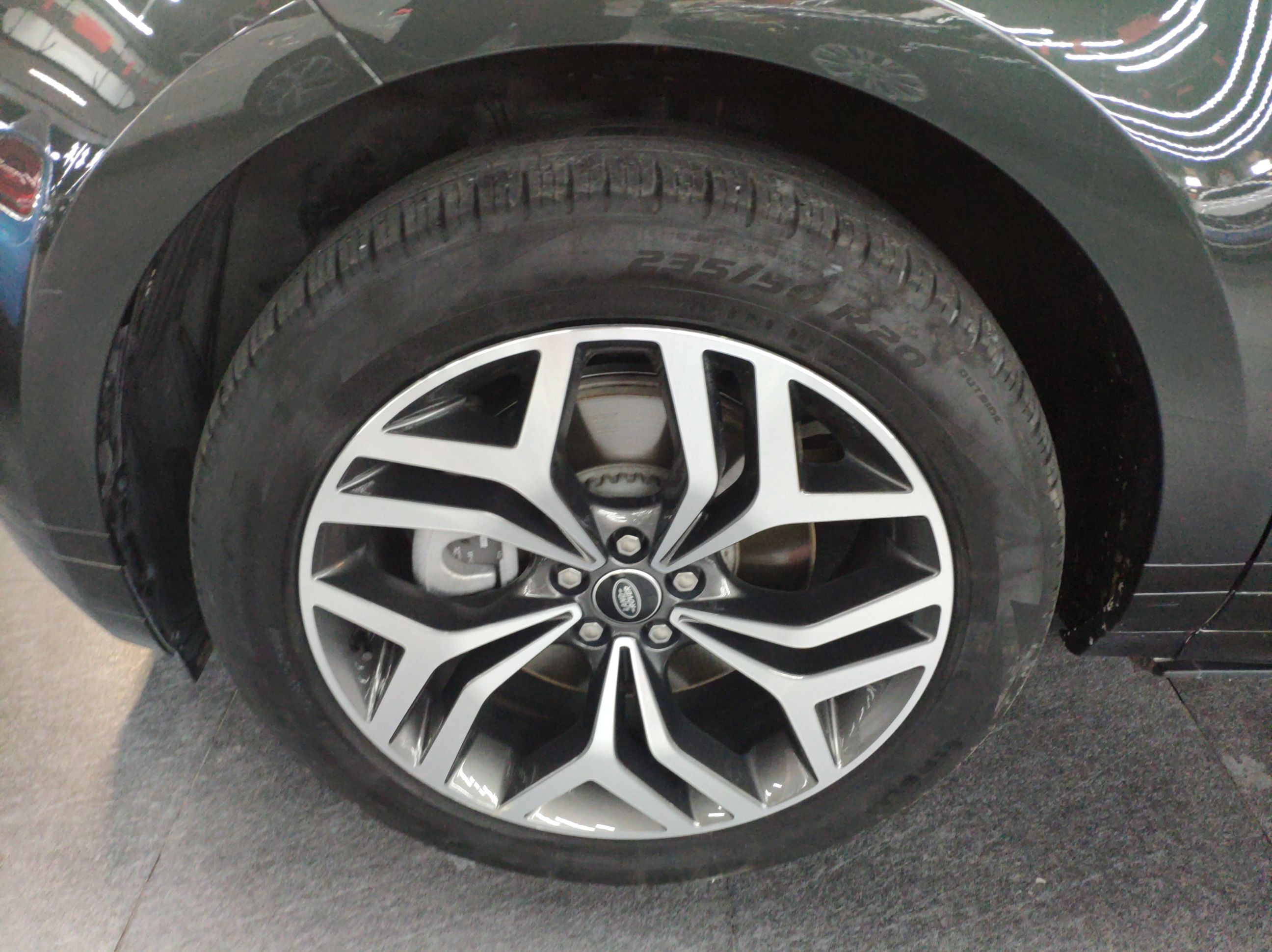 路虎 揽胜极光 2021款 极光L 249PS R-Dynamic First edition 首发版