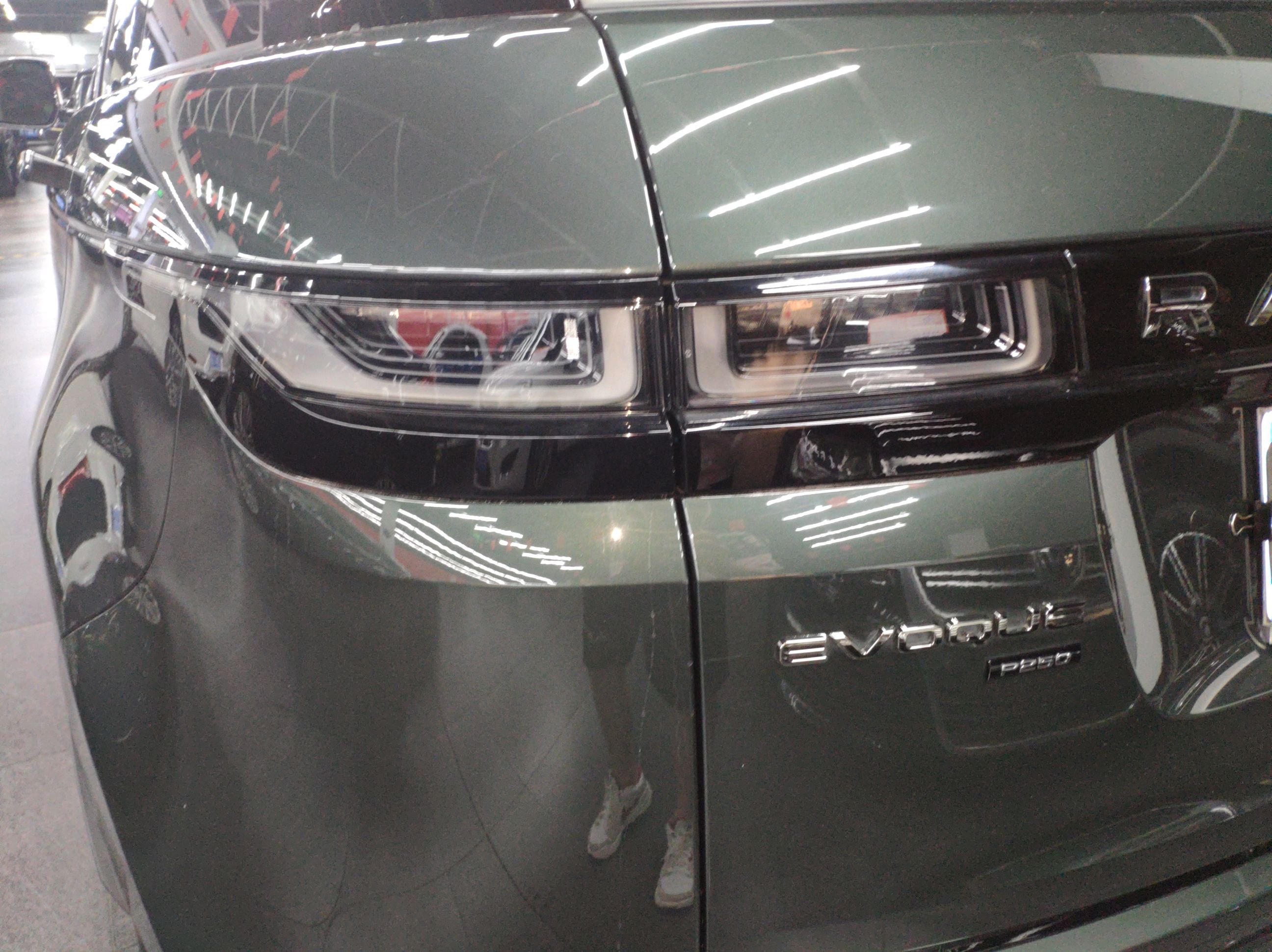 路虎 揽胜极光 2021款 极光L 249PS R-Dynamic First edition 首发版