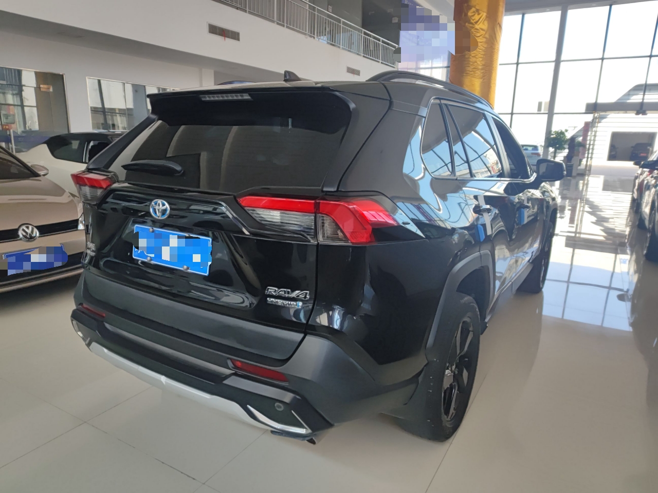 丰田 RAV4 2020款 双擎  2.5L E-CVT四驱精英版