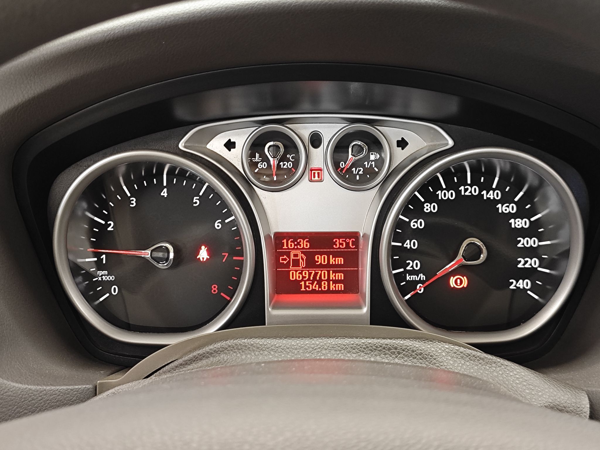 福特 福克斯 2011款 三厢 1.8L 手动舒适型