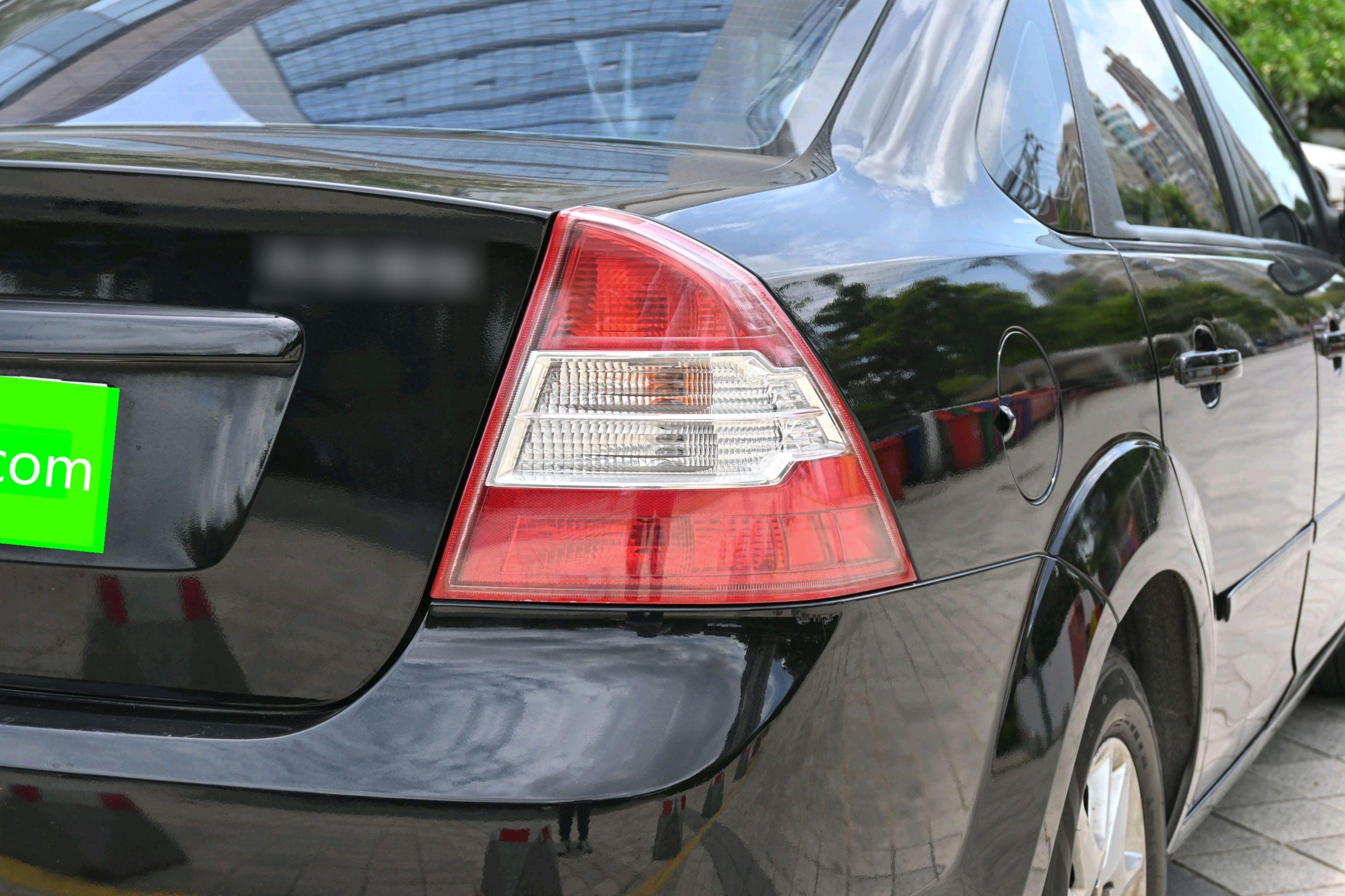 福特 福克斯 2011款 三厢 1.8L 手动舒适型