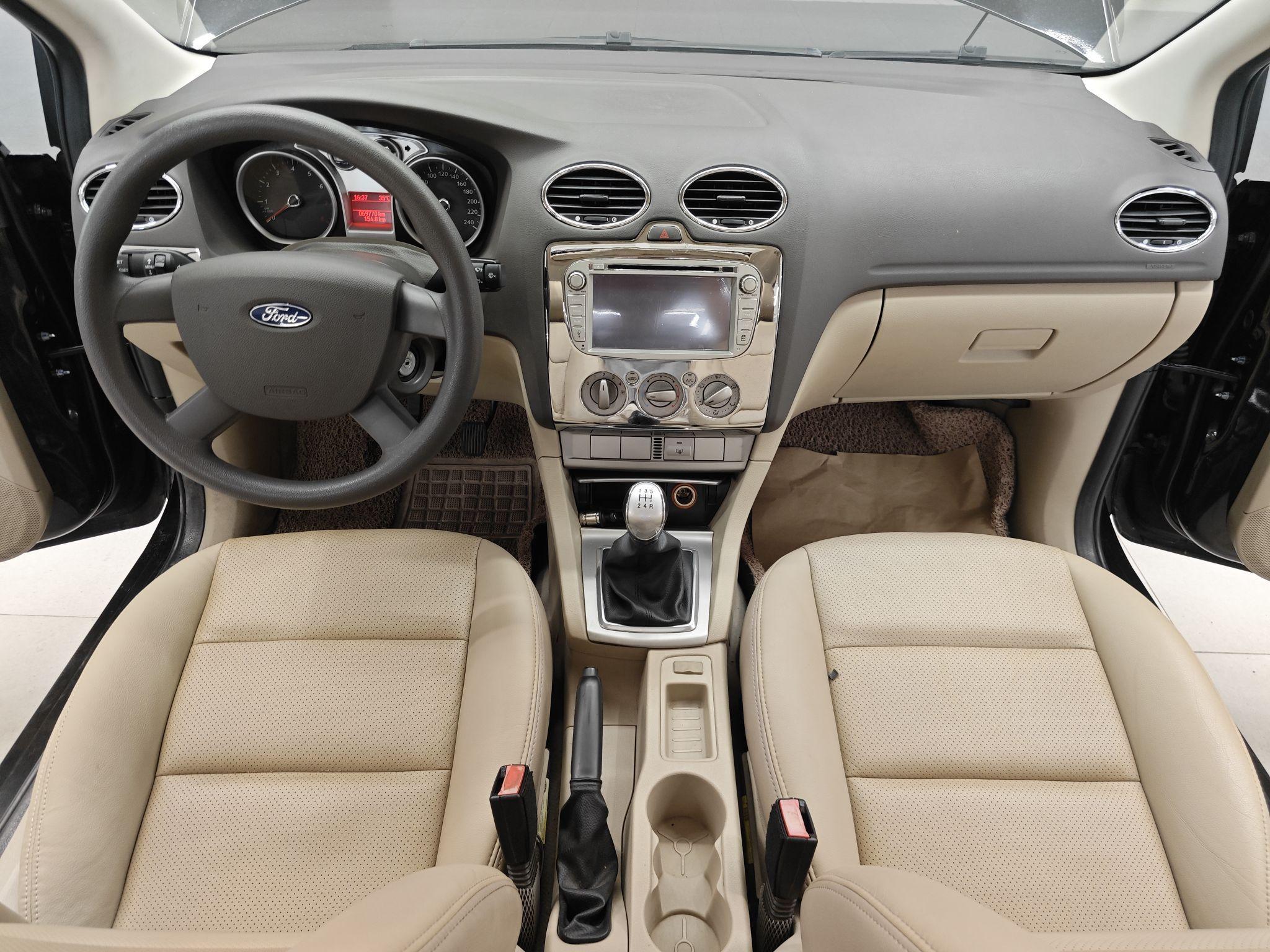 福特 福克斯 2011款 三厢 1.8L 手动舒适型