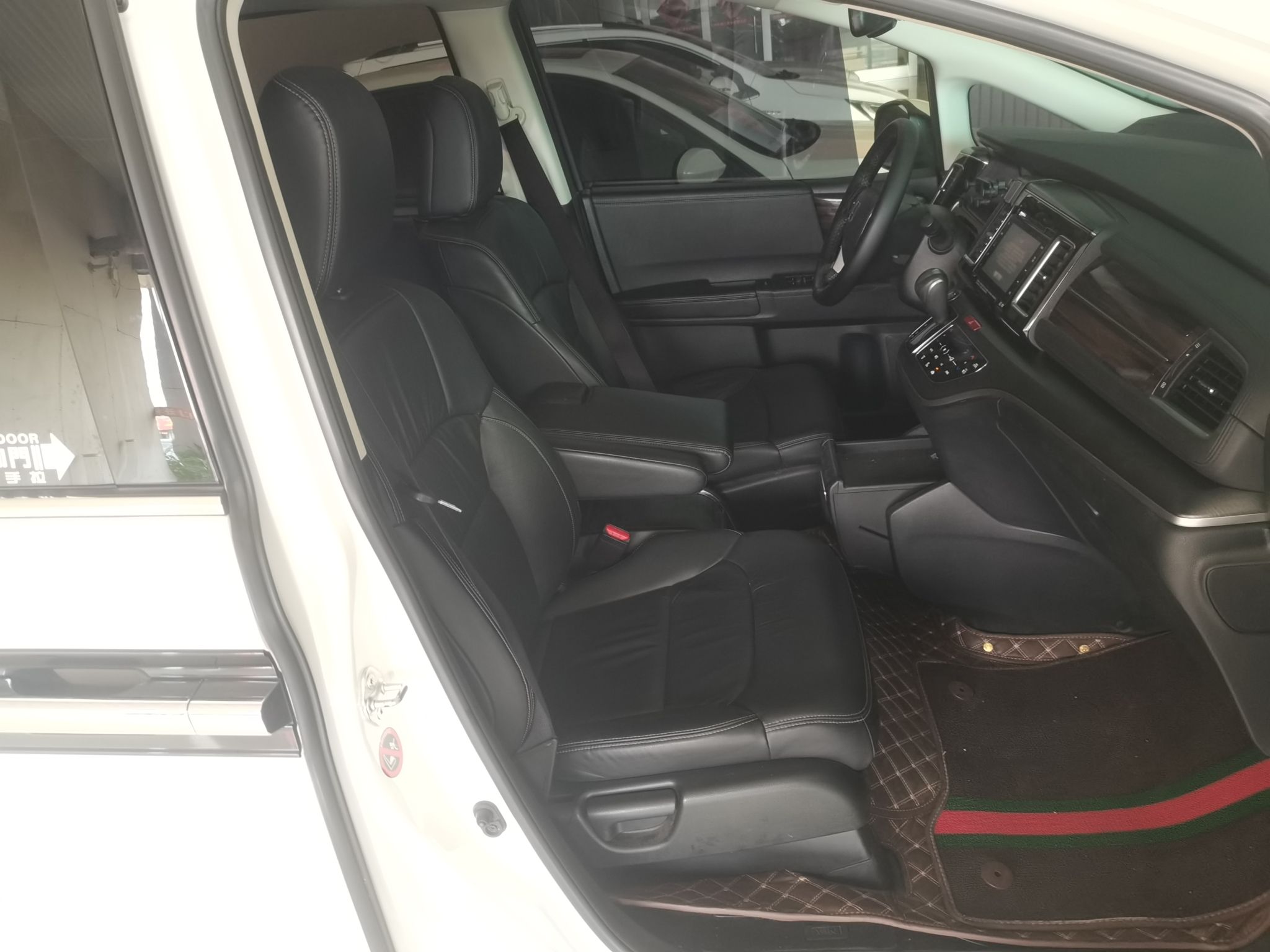 本田 艾力绅 2016款 2.4L 至尊版