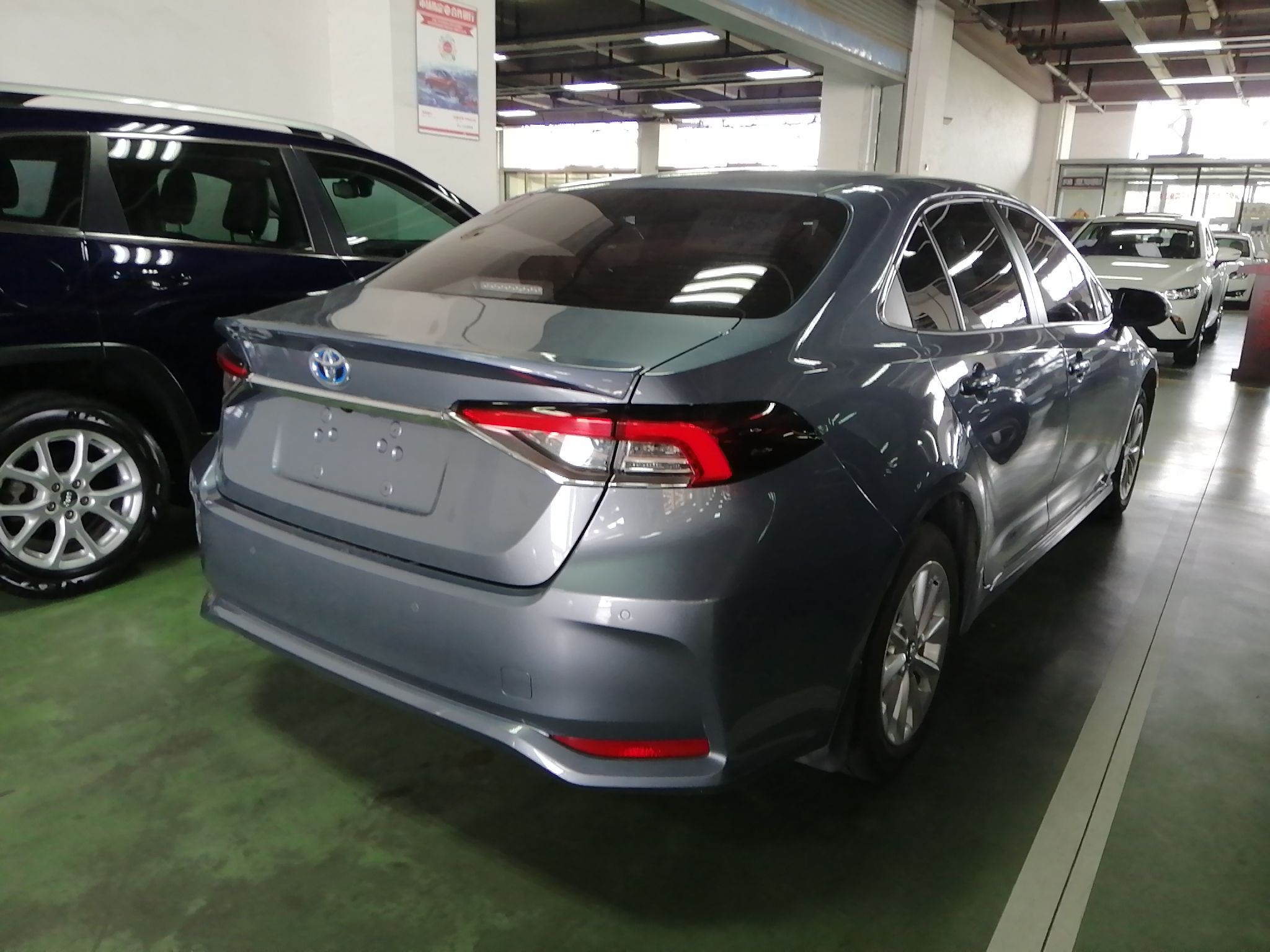 丰田 卡罗拉 2021款 双擎 1.8L E-CVT旗舰版