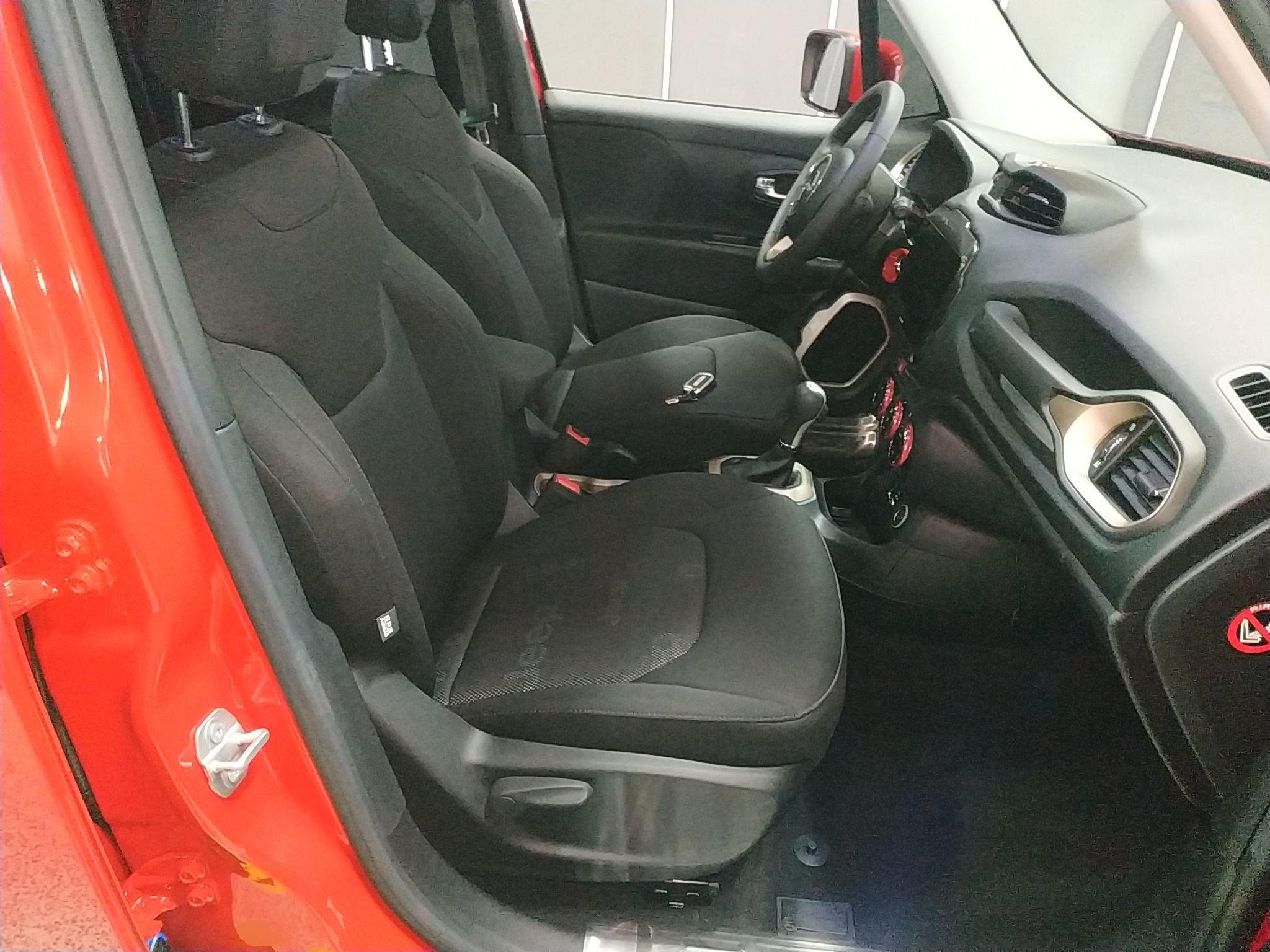 Jeep 自由侠 2017款  180T 自动劲能版