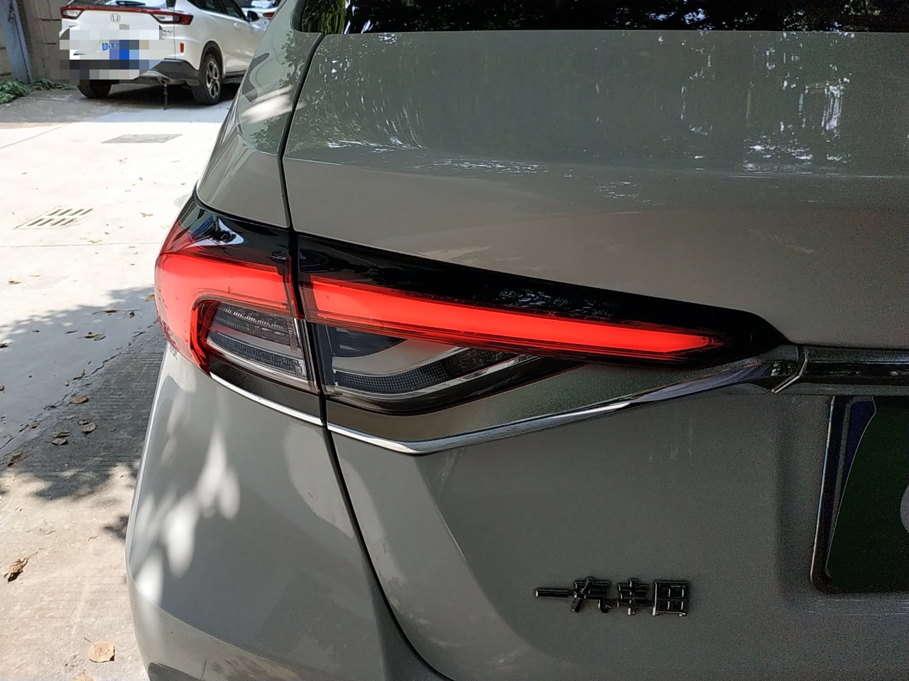 丰田 卡罗拉 2019款 双擎 1.8L E-CVT GL-i精英版