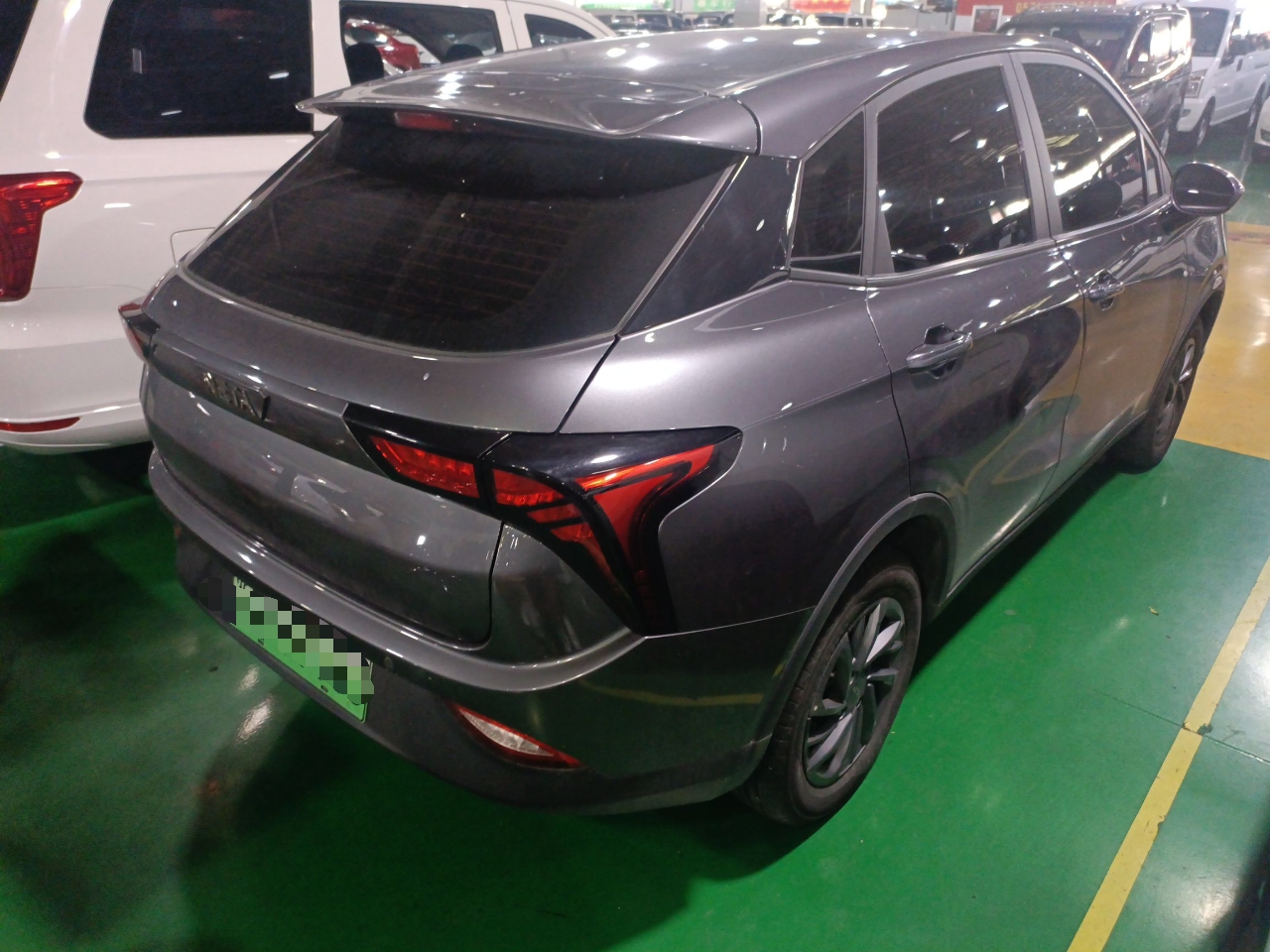 哪吒汽车 哪吒V 2021款 标准续航娱乐版升级型