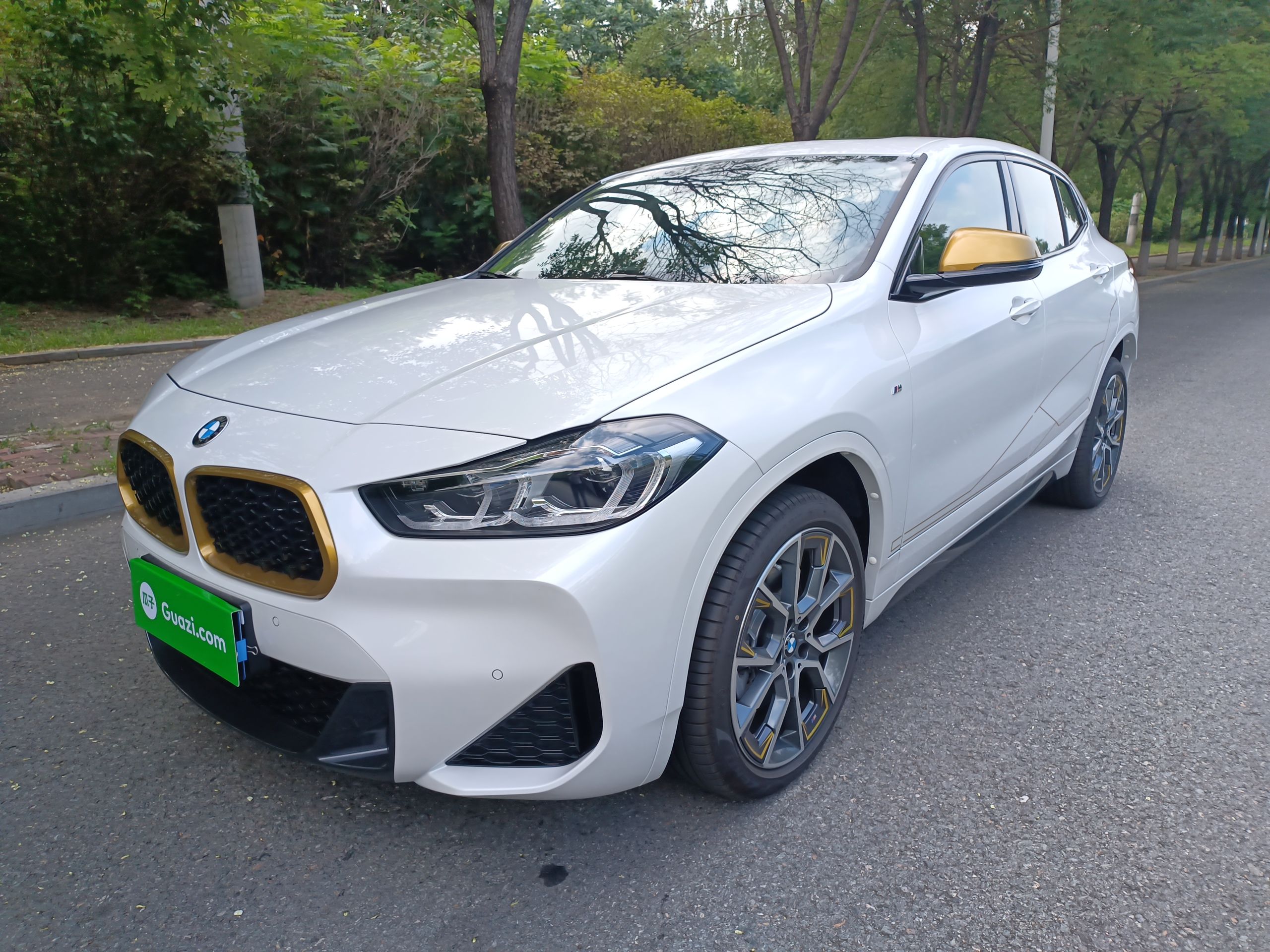 宝马X2 2023款 xDrive 25i 曜熠版