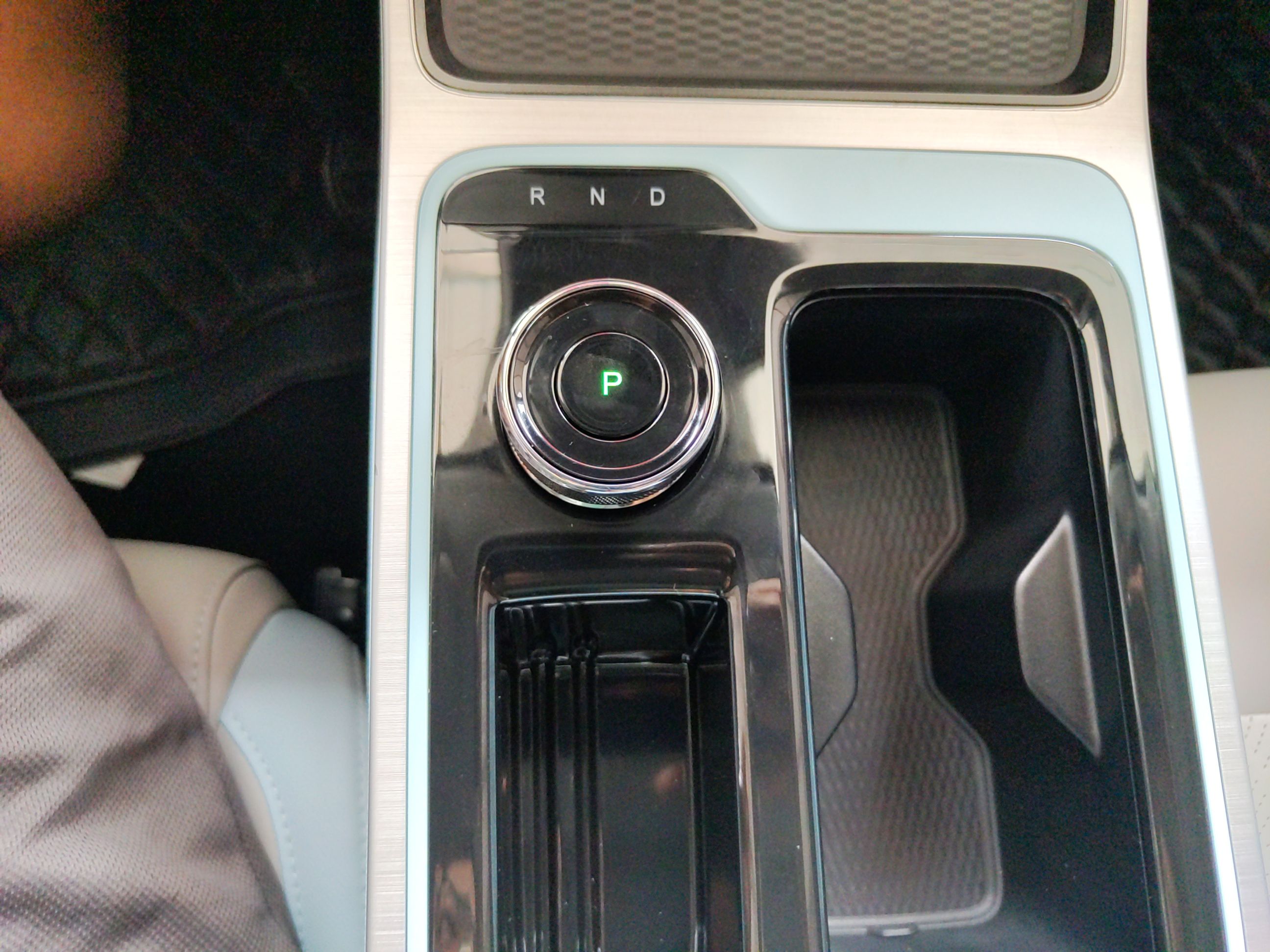 广汽埃安 AION Y 2021款 80 悦享科技版