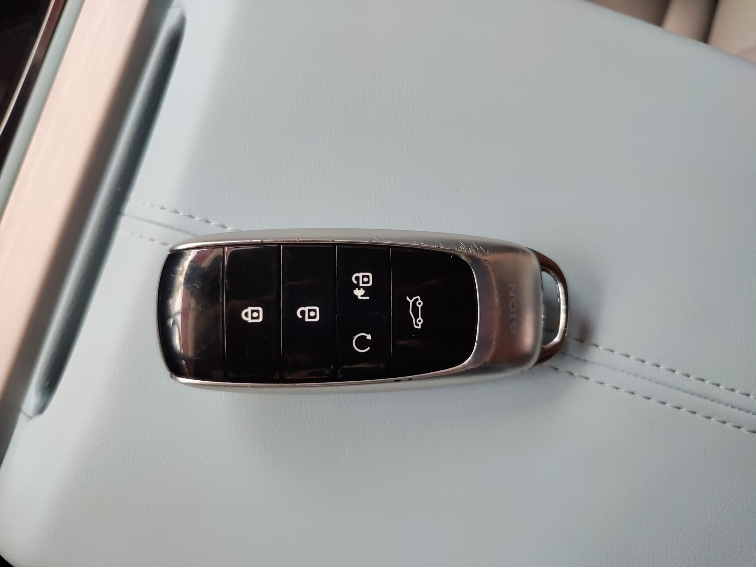 广汽埃安 AION Y 2021款 80 悦享科技版