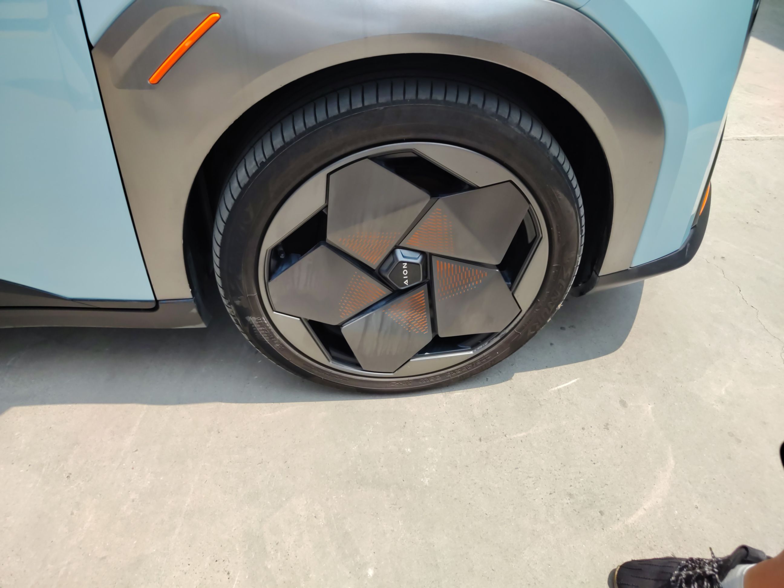 广汽埃安 AION Y 2021款 80 悦享科技版