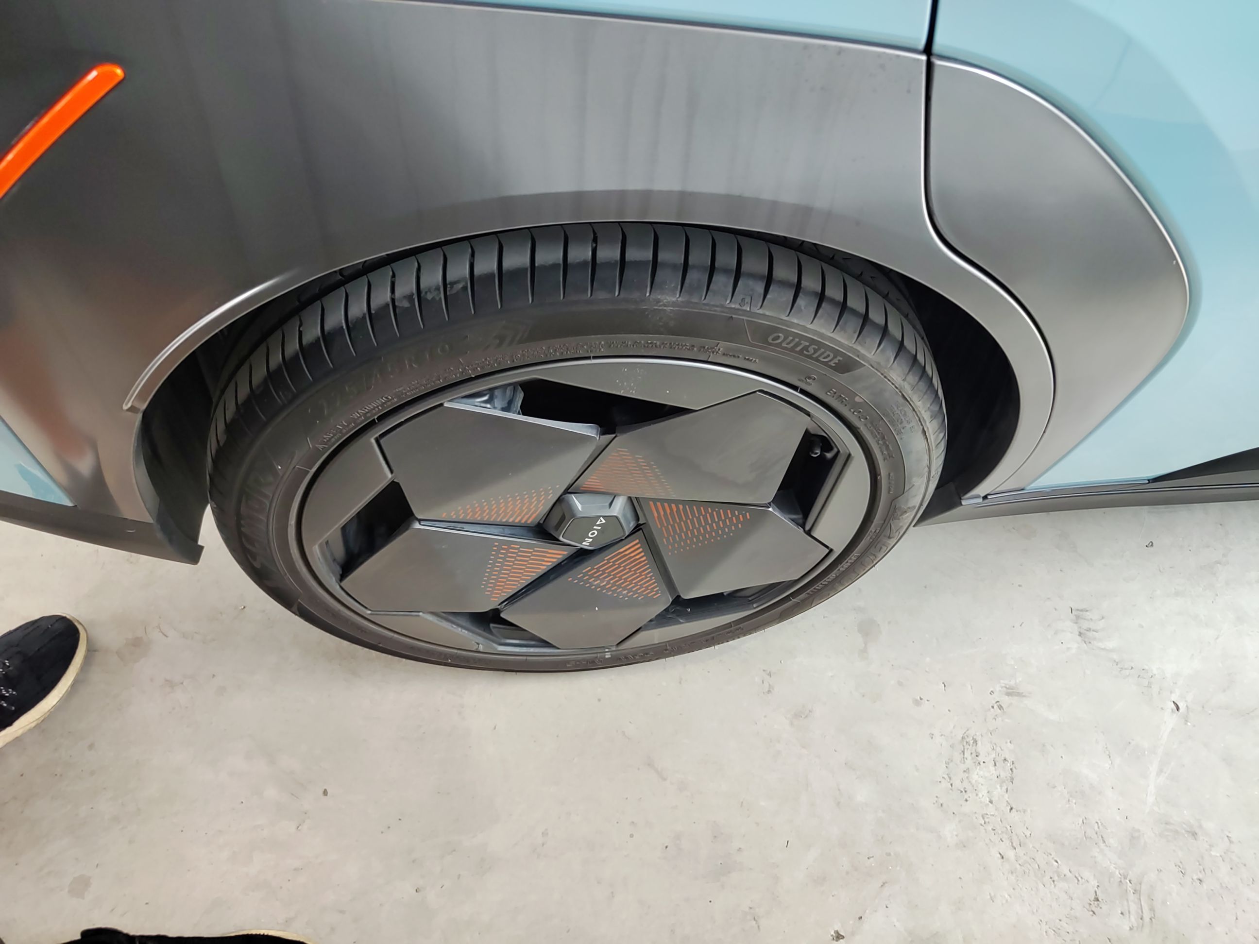 广汽埃安 AION Y 2021款 80 悦享科技版