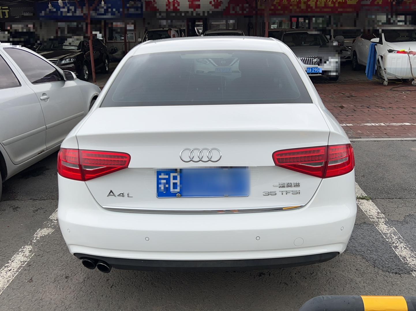 奥迪A4L 2015款 35 TFSI 自动标准型