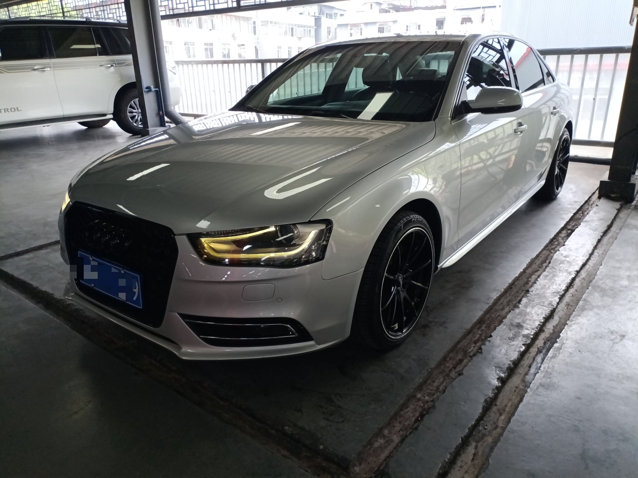 奥迪A4L 2013款 35 TFSI 自动标准型