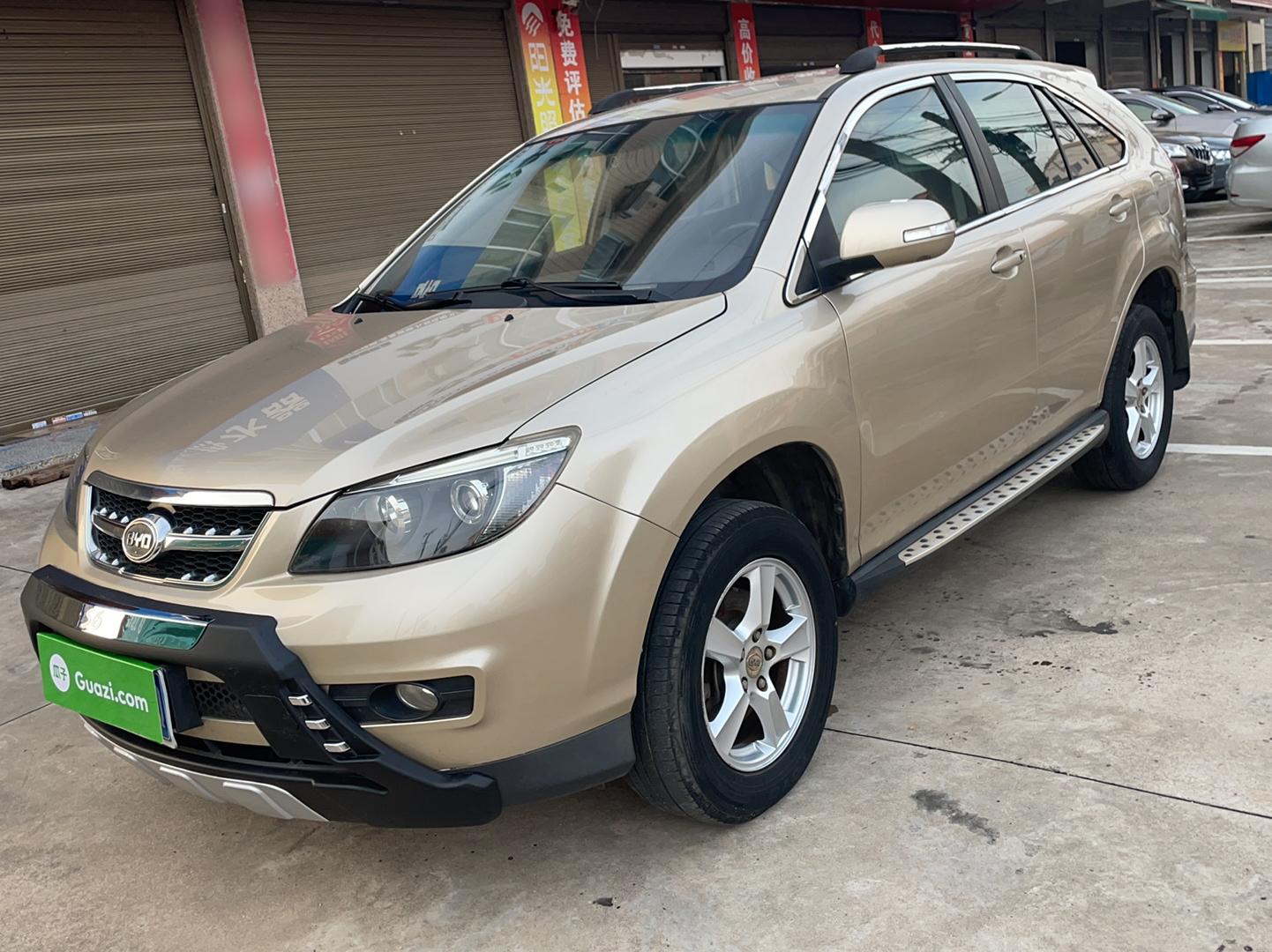 比亚迪S6 2014款 2.0L 手动豪华型 5座