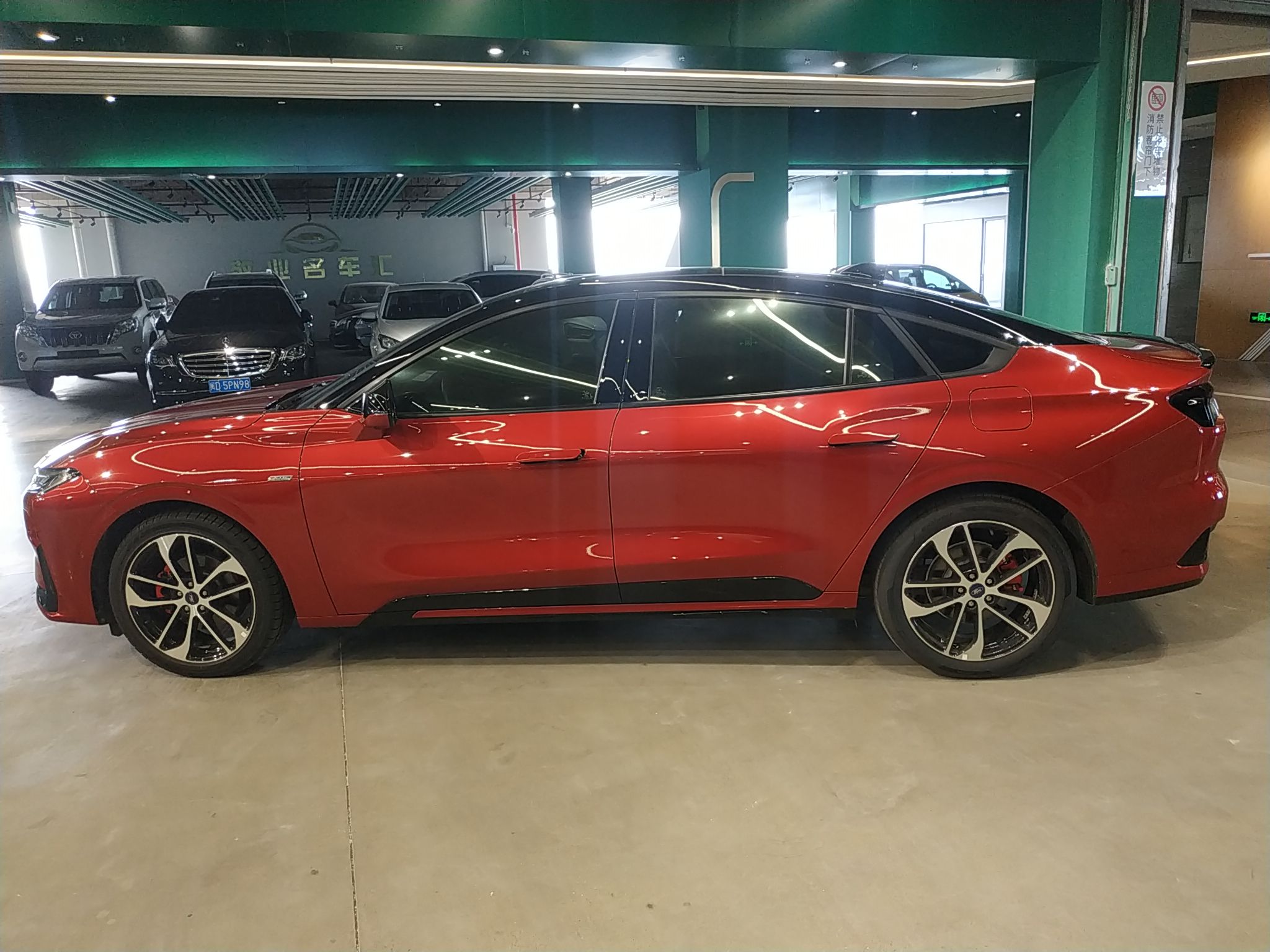 福特 蒙迪欧 2022款 EcoBoost 245 ST-Line