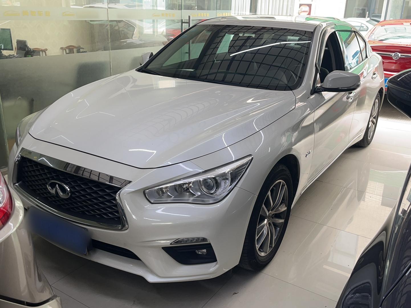 英菲尼迪Q50L 2018款 2.0T 舒适版 国VI